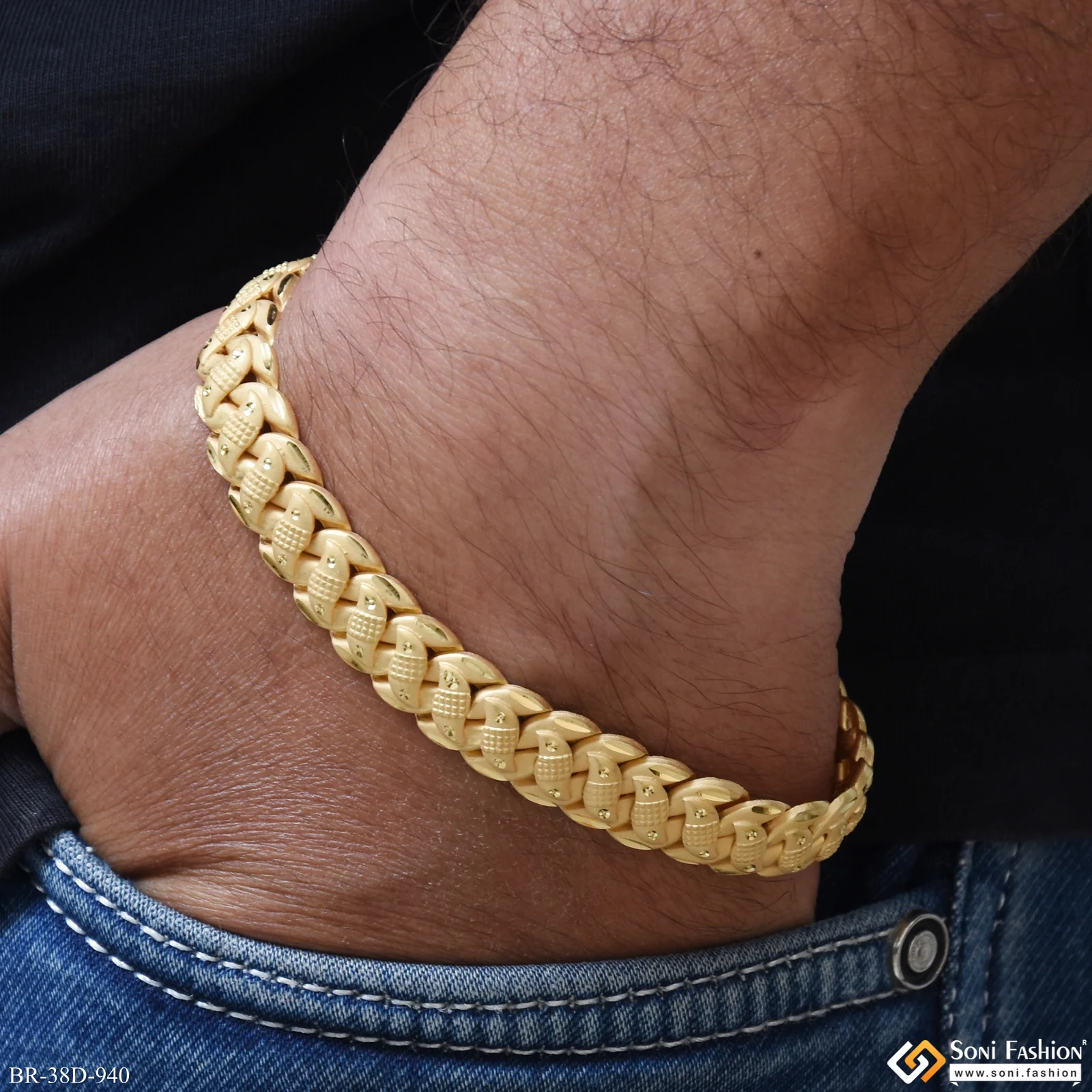 1 Gram Gold Plated Amazing Design Pokal Bracelet - Style D940