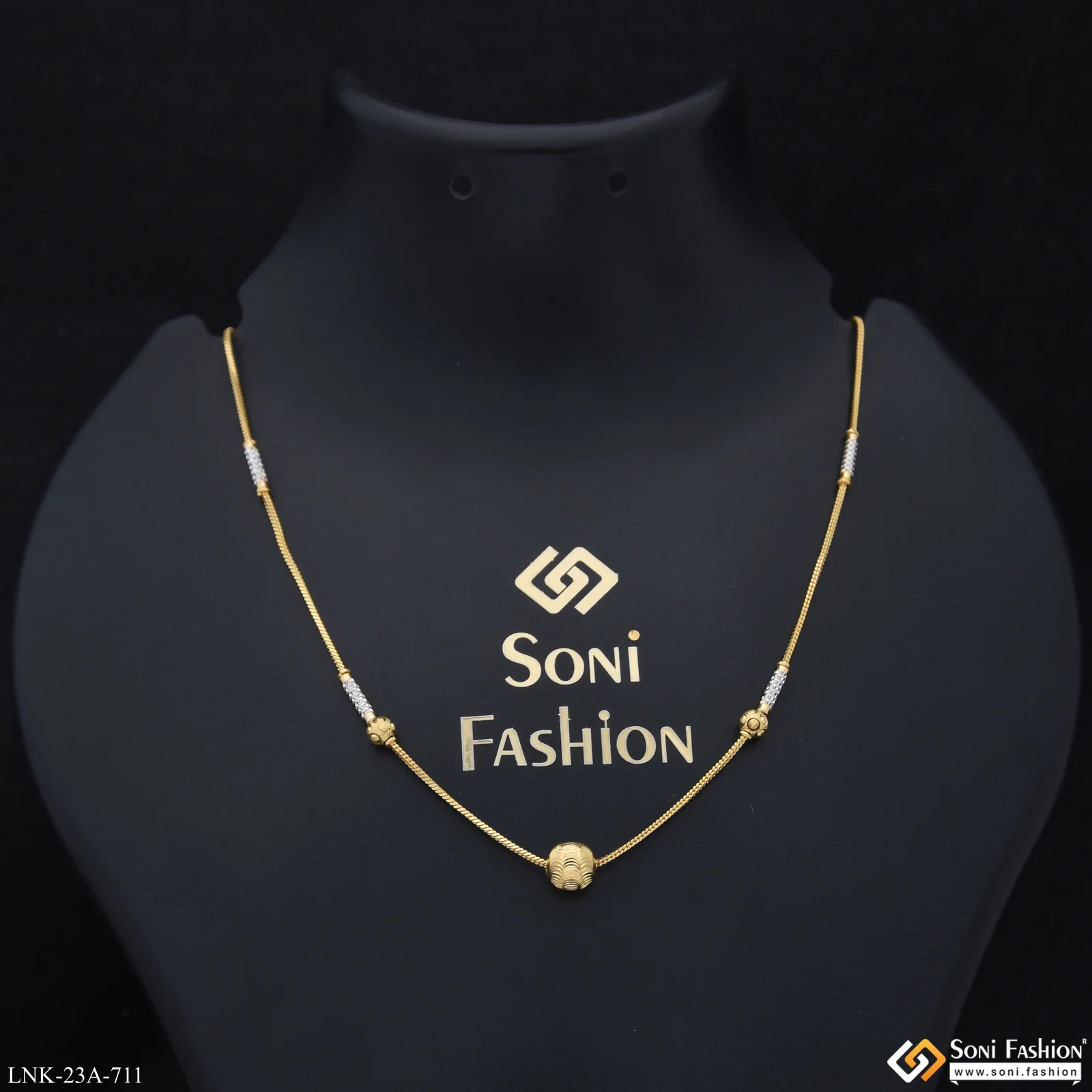 1 Gram Gold Plated Dazzling Design Necklace for Ladies - Style A711