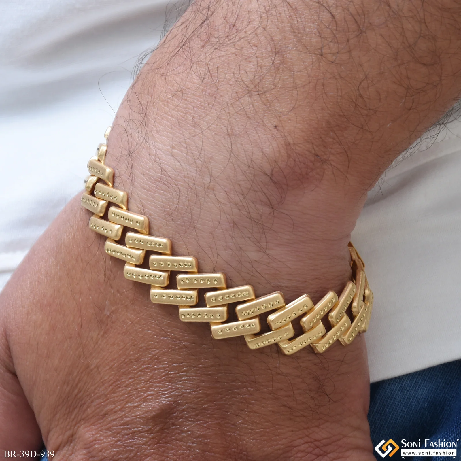 1 Gram Gold Plated Delicate Design Pokal Bracelet for Men - Style D939