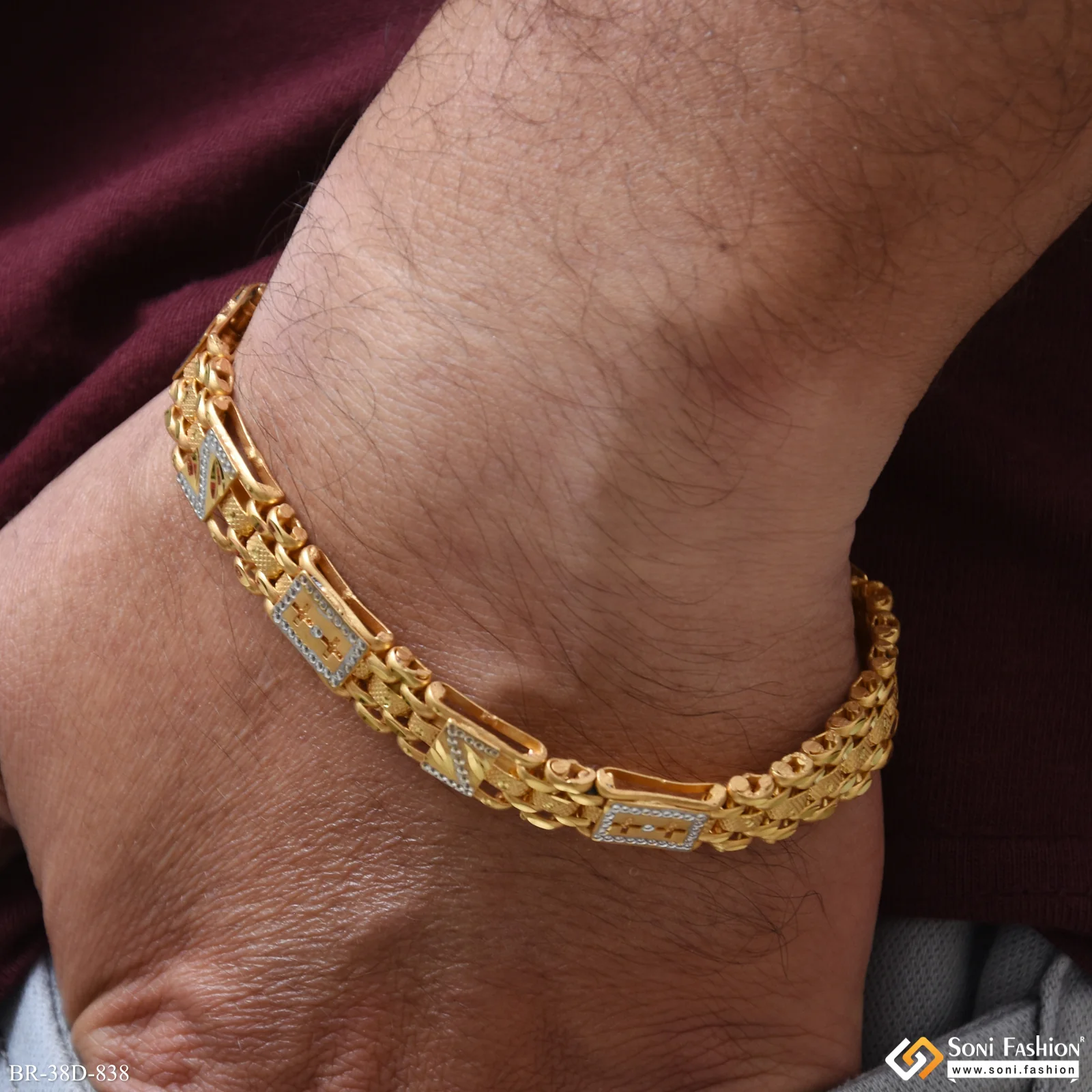 1 Gram Gold Plated Fashionable Design Box Bracelet for Men - Style D838