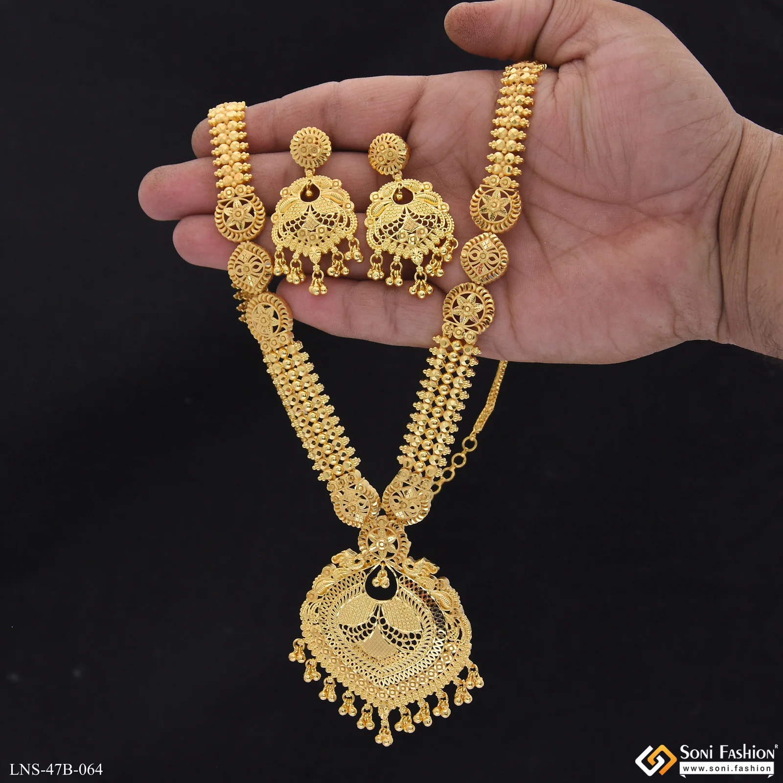 1 Gram Gold Plated Gorgeous Design Necklace Set for Women - Style B064 - Image 2