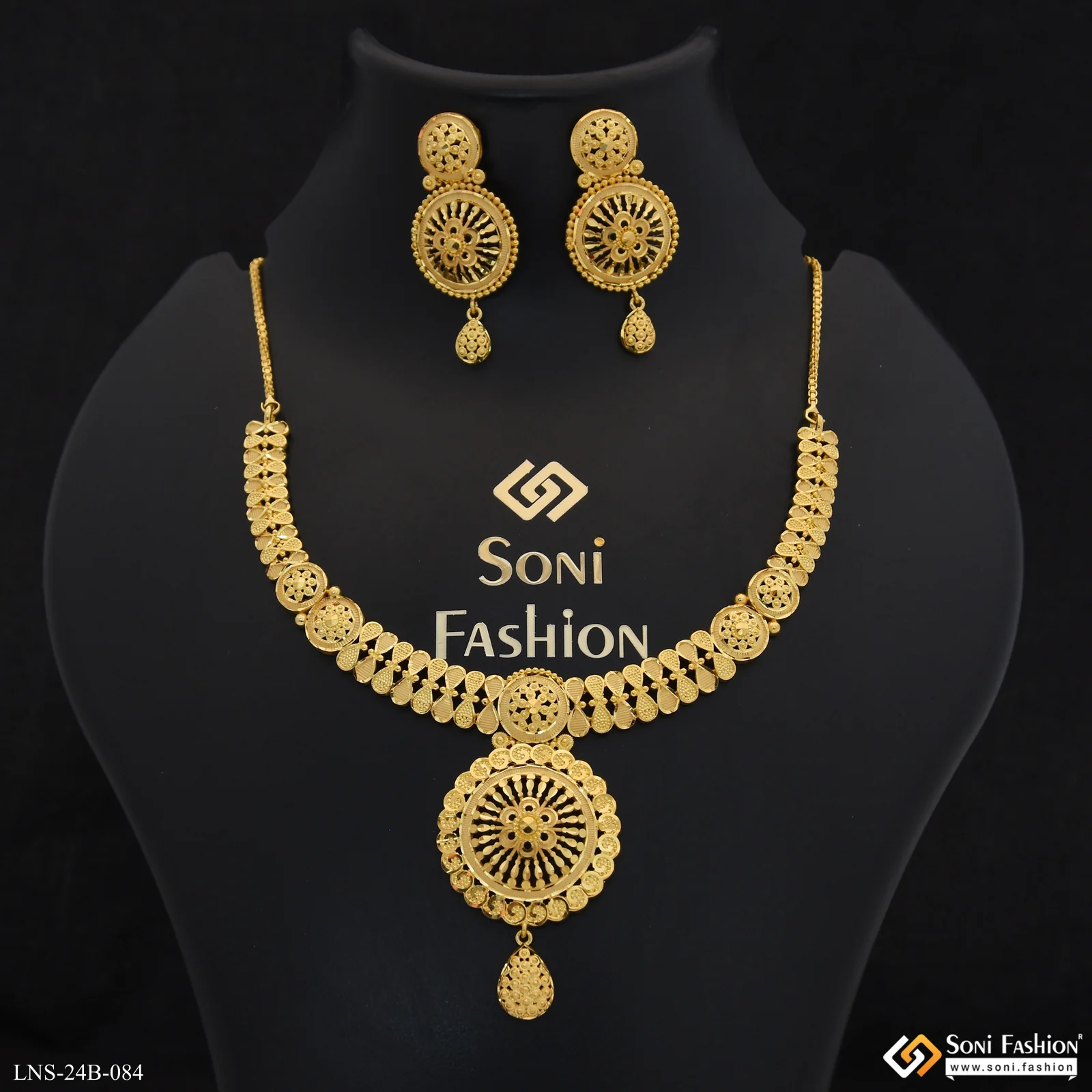 1 Gram Gold Plated New Style Necklace Set for Women - Style B084