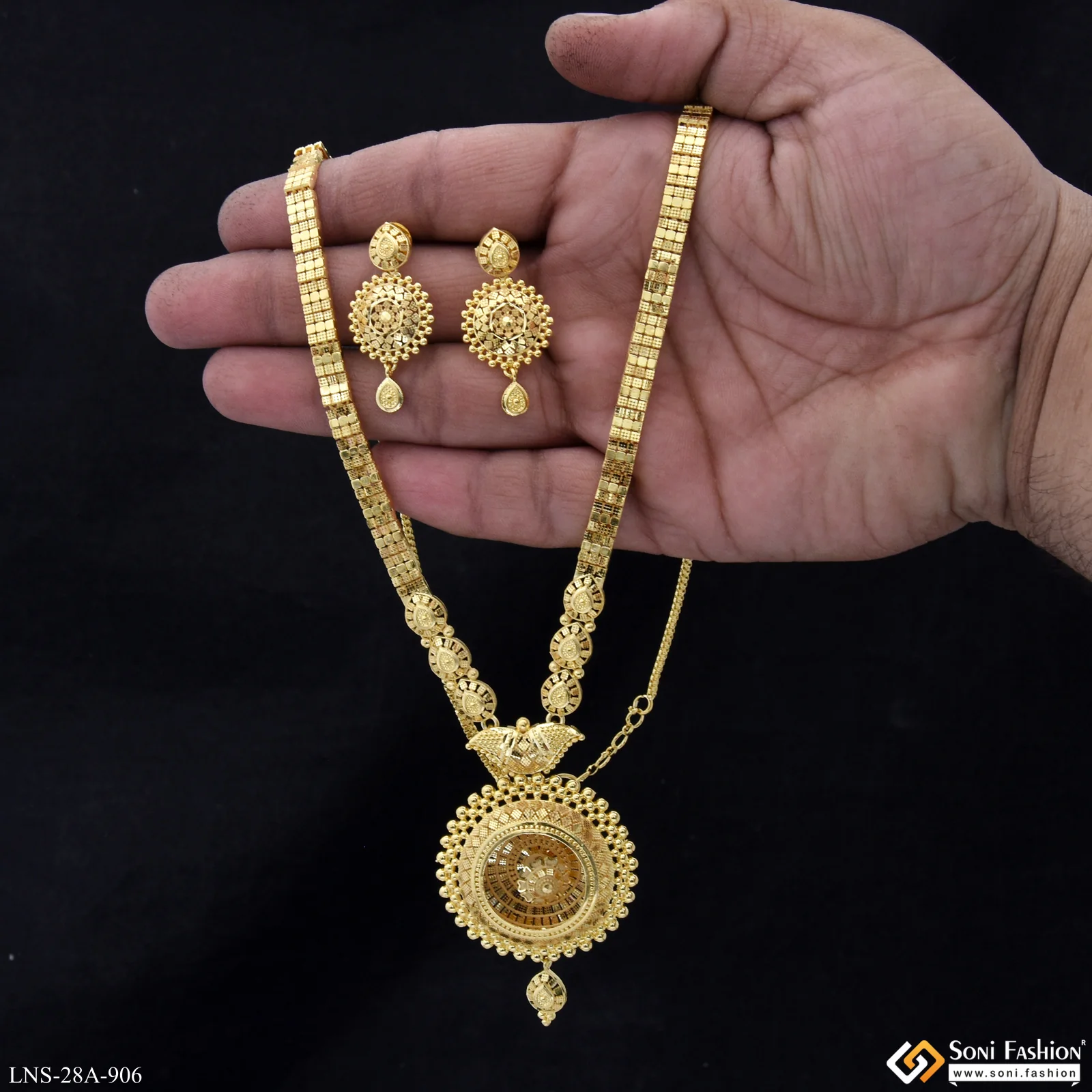 1 Gram Gold Plated Sparkling Design Rani Haar Necklace Set for Women - Style A906 - Image 3