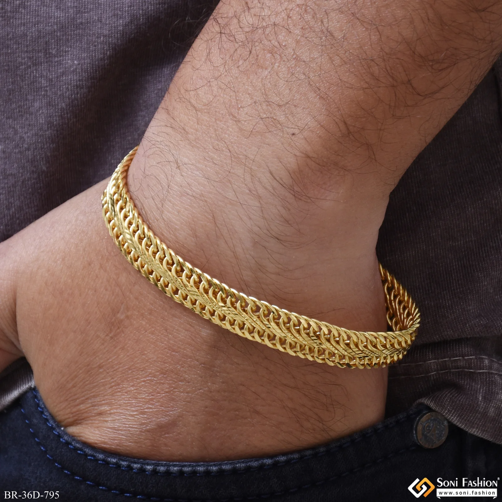 1 Gram Gold Plated Trending Design Link Bracelet for Men - Style D795