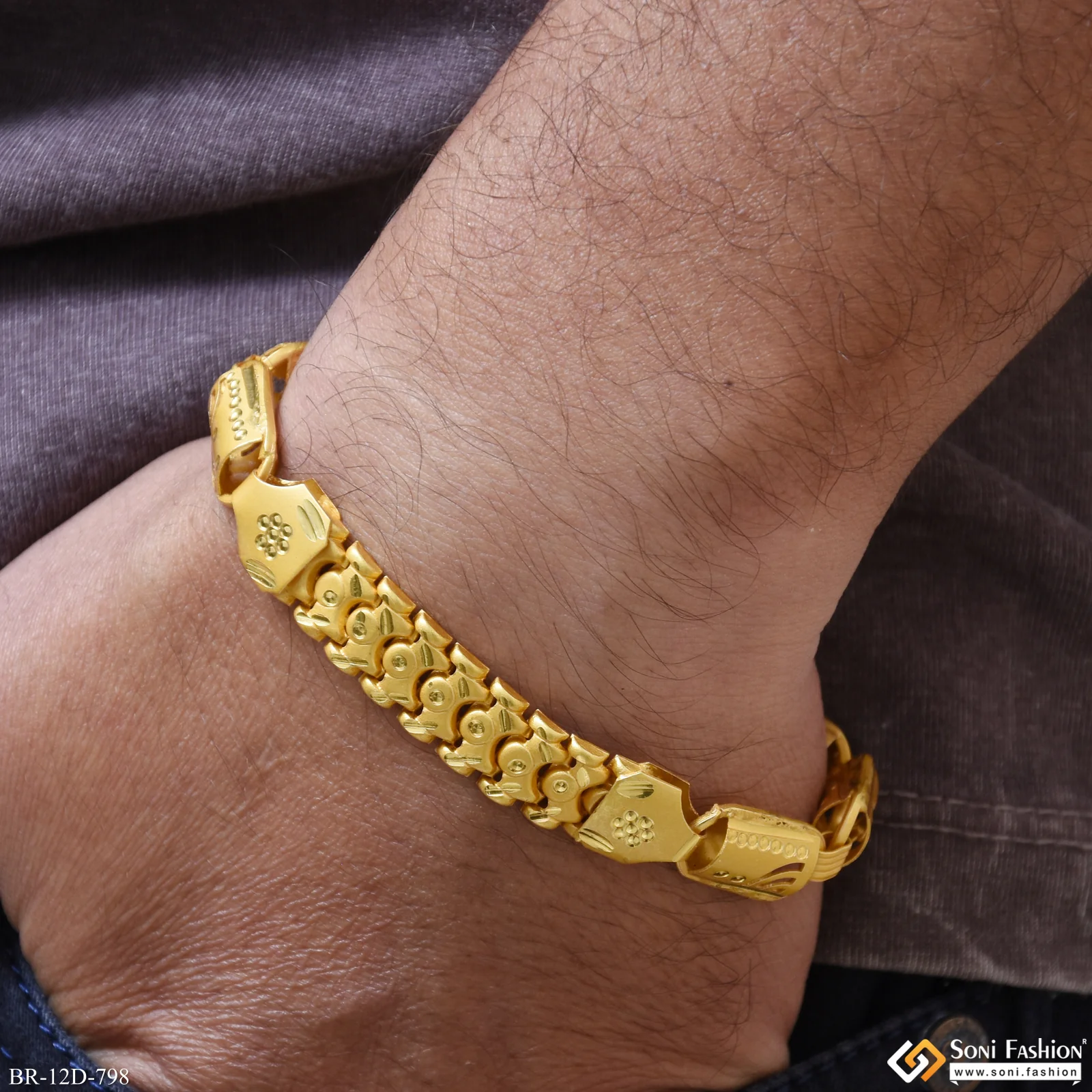 2 In 1 Artisanal Design Gold Plated Pokal Bracelet for Men - Style D798