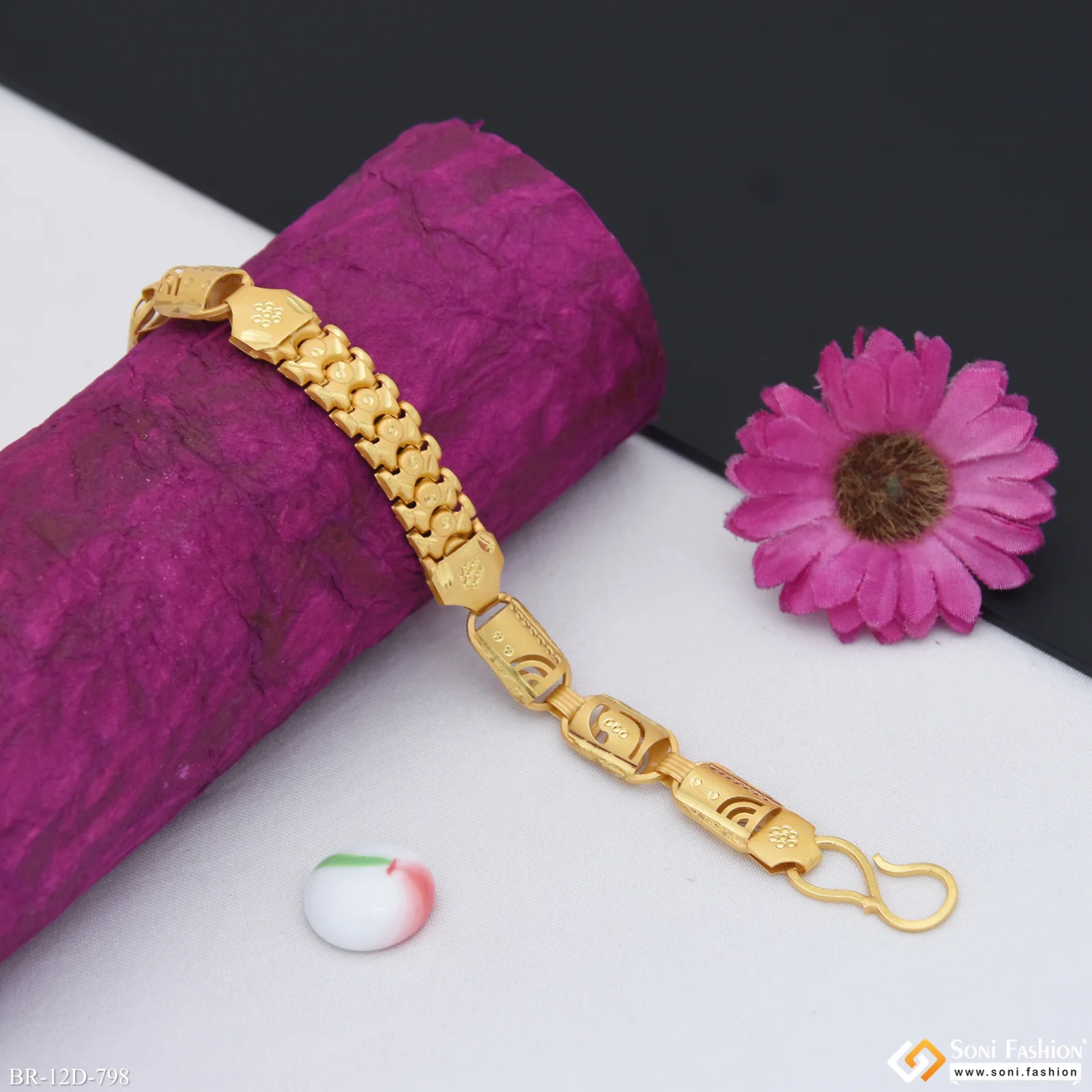 2 In 1 Artisanal Design Gold Plated Pokal Bracelet for Men - Style D798 - Image 4