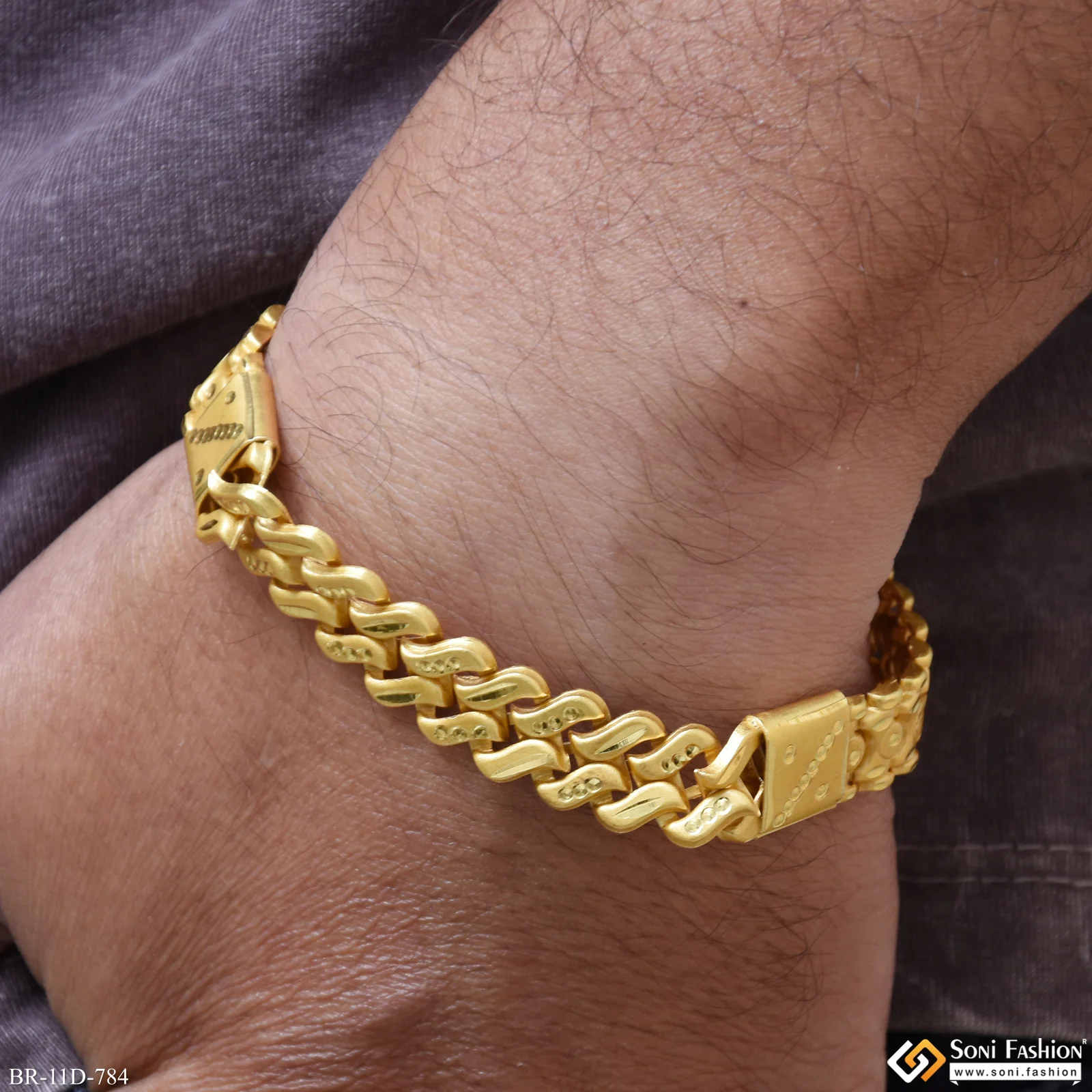 2 In 1 Best Quality Gold Plated Pokal Bracelet for Men - Style D784