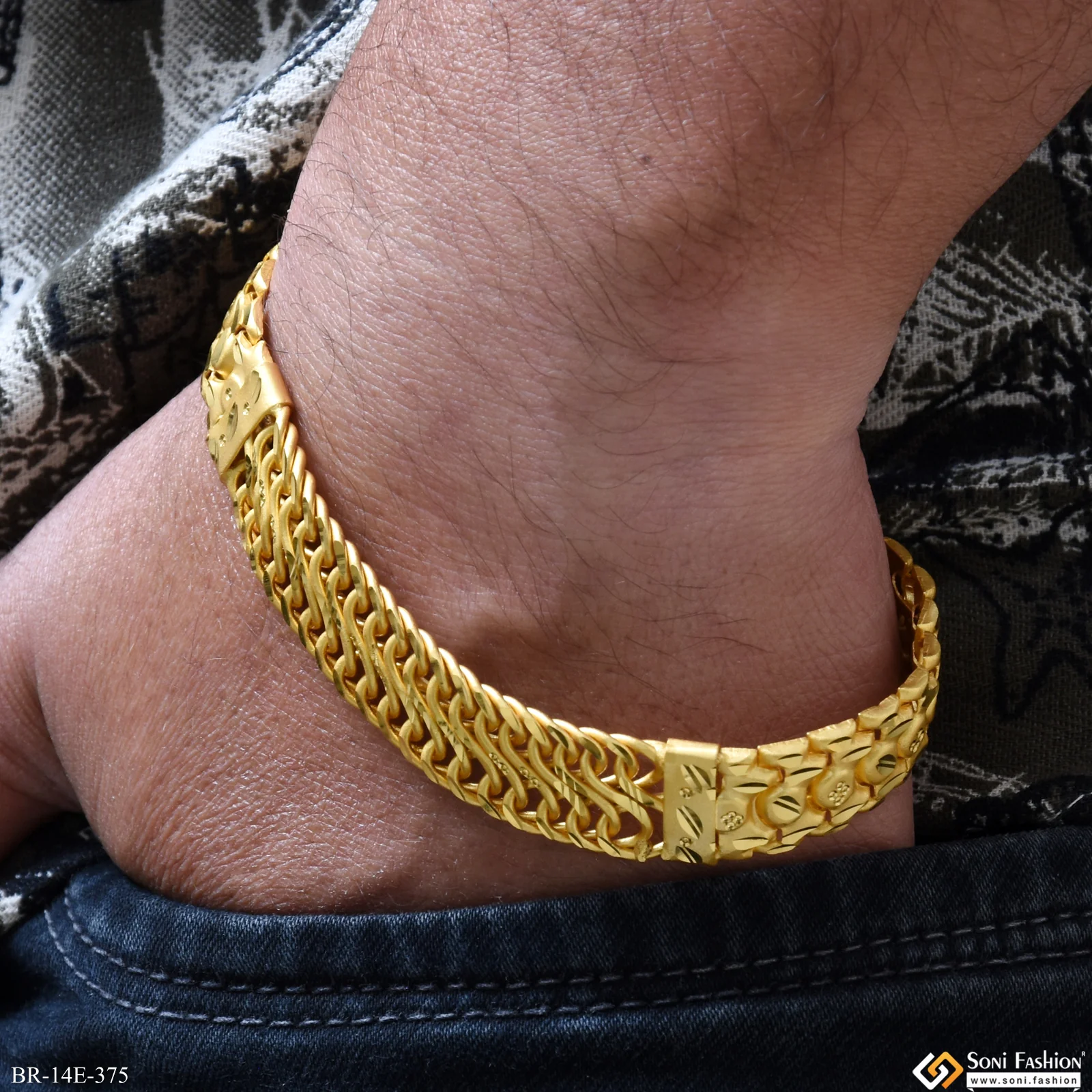 Fabulous Design Gold Plated Link Bracelet for Men - Style E375