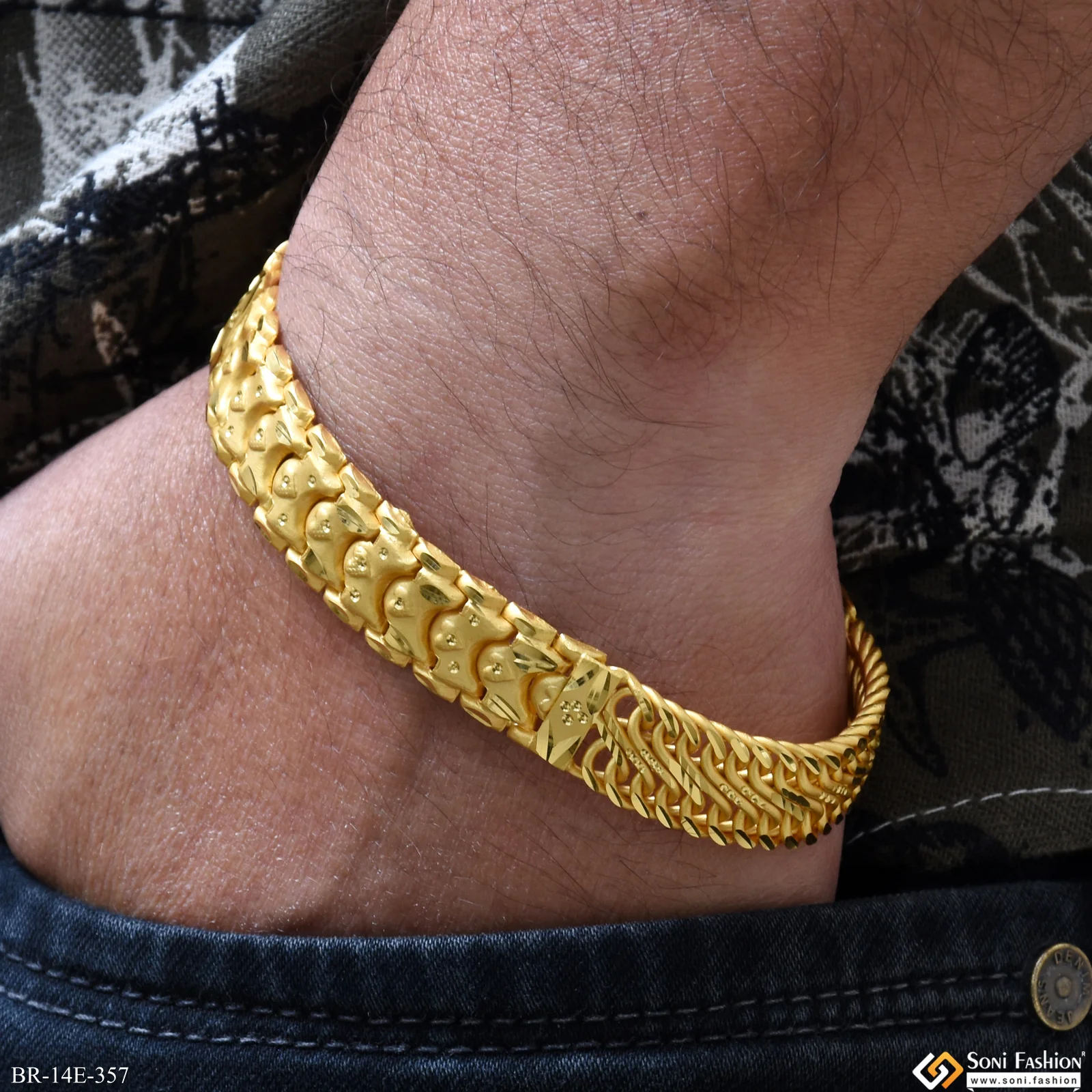 2 in 1 pokal bracelet Gorgeous Design Gold Plated Bracelet for Men - Style E357