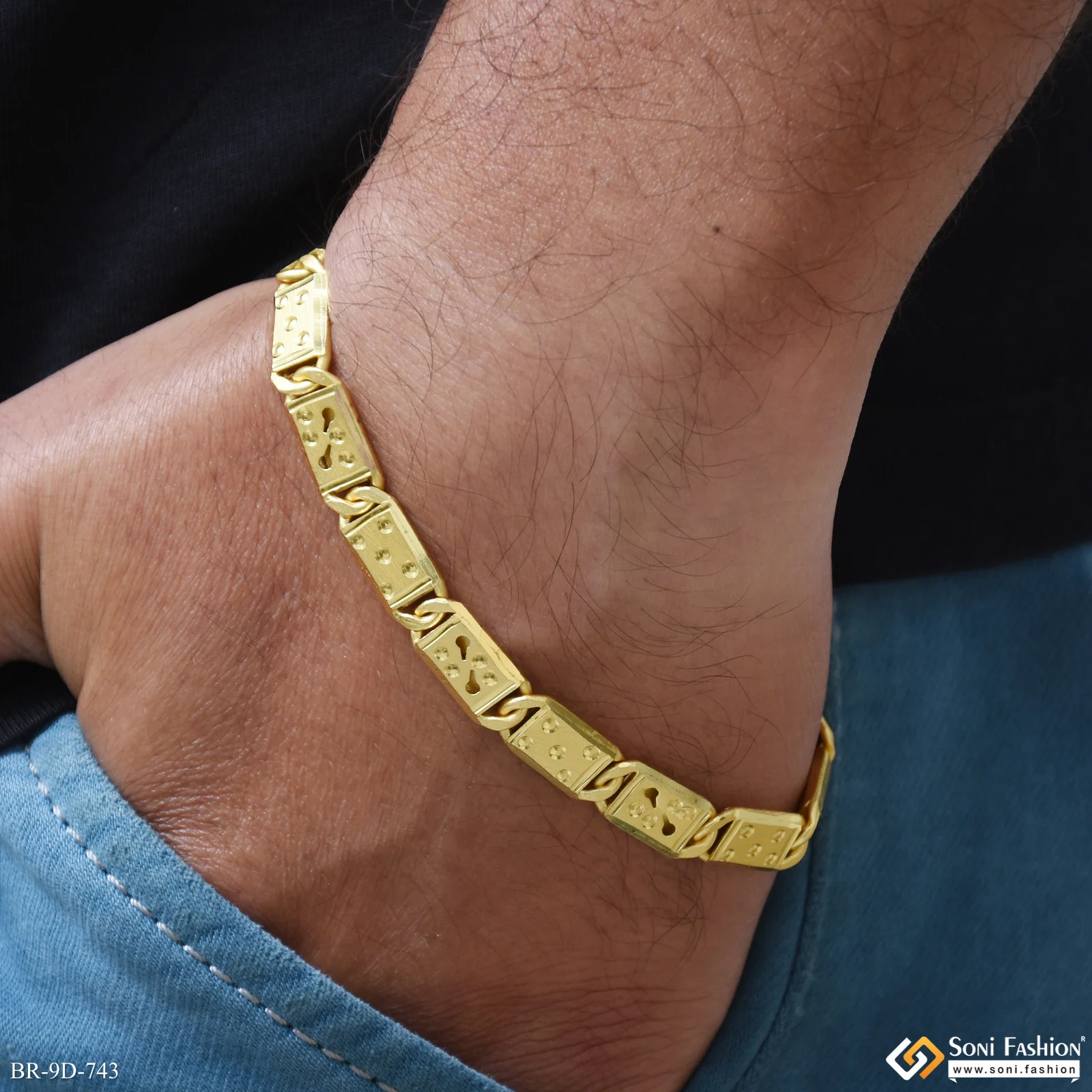 Amazing Design Gold Plated Nawabi Bracelet for Men - Style D743 - Image 3