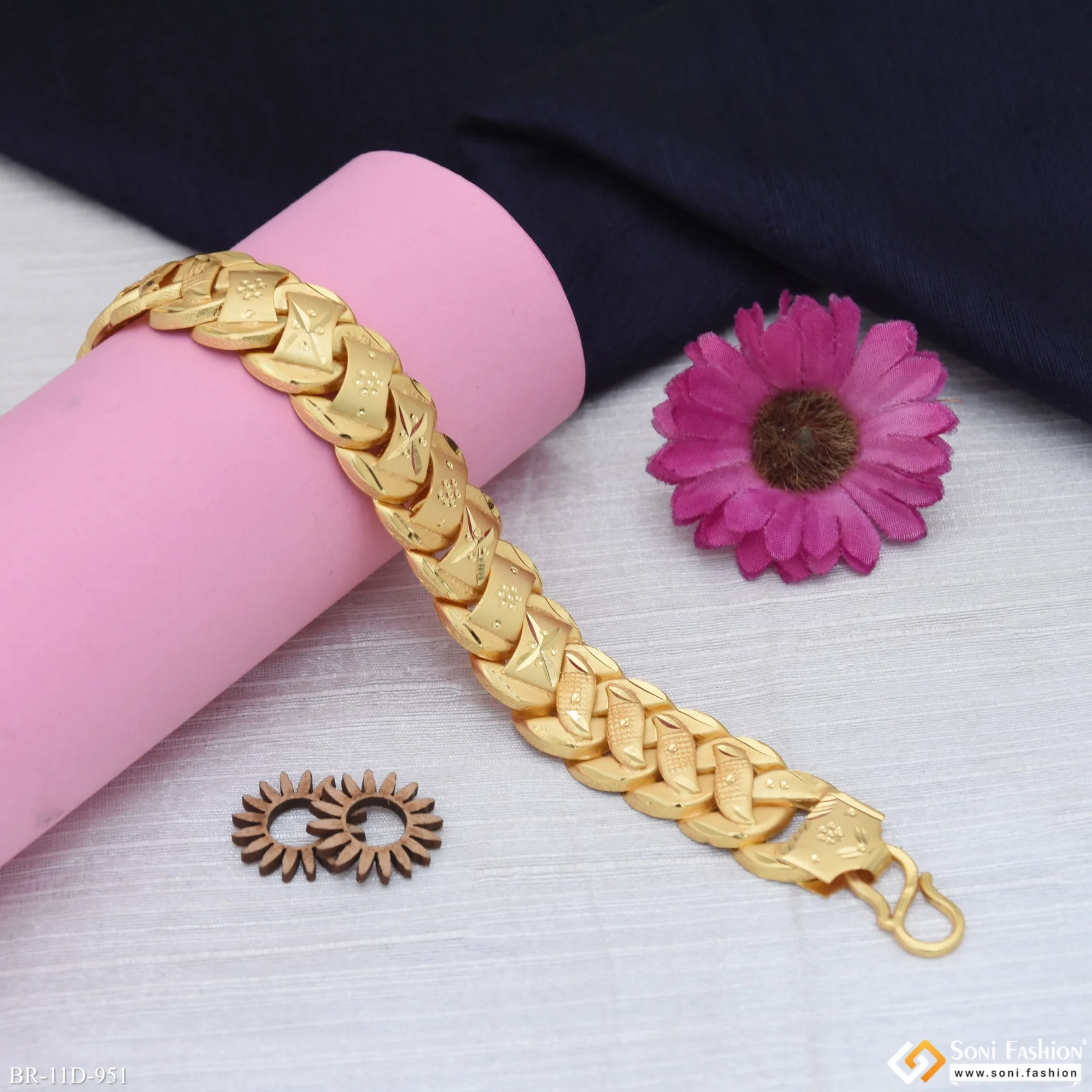 Amazing Design Gold Plated Pokal Bracelet for Men - Style D951 - Image 3