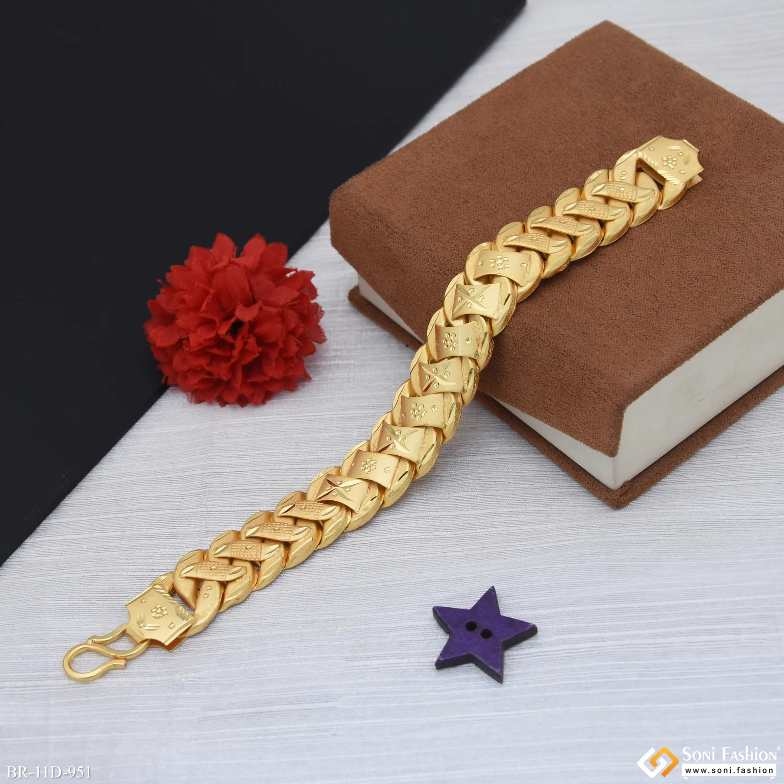 Amazing Design Gold Plated Pokal Bracelet for Men - Style D951 - Image 4
