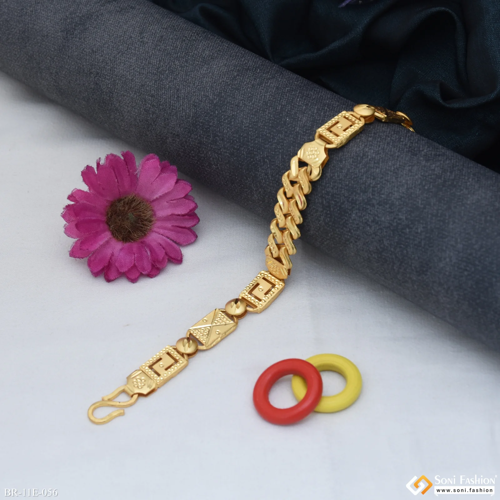 Amazing Design Gold Plated Pokal Nawabi Bracelet for Men - Style E056 - Image 4
