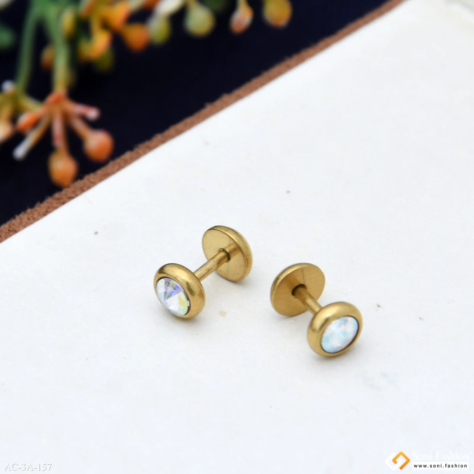 Amazing Design Golden Color Stud Earring for Men (2 Pc) - Style A157 - Image 4