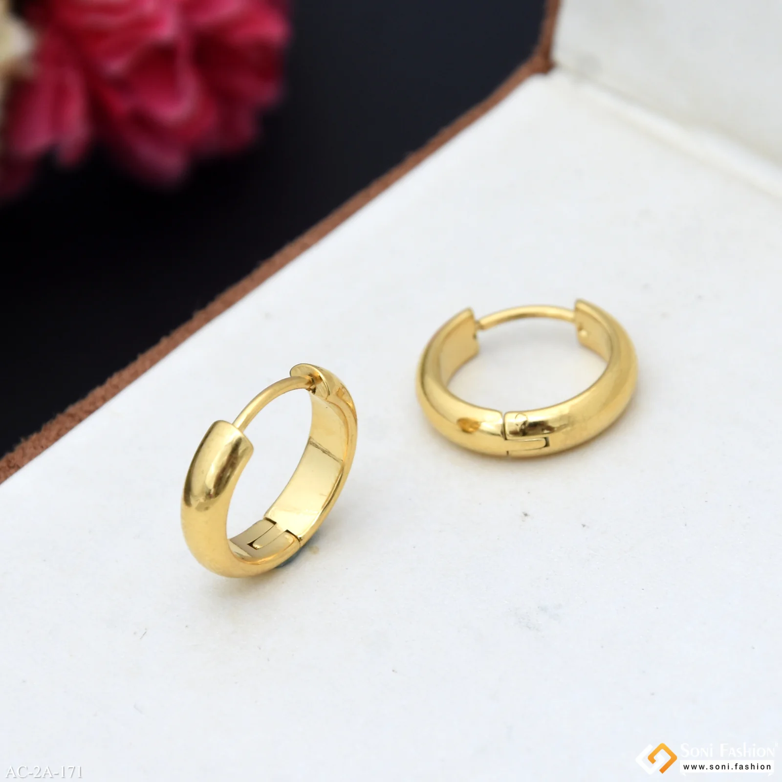 Amazing Design Golden Color Stud Earring for Men (2 Pc) - Style A171 - Image 4