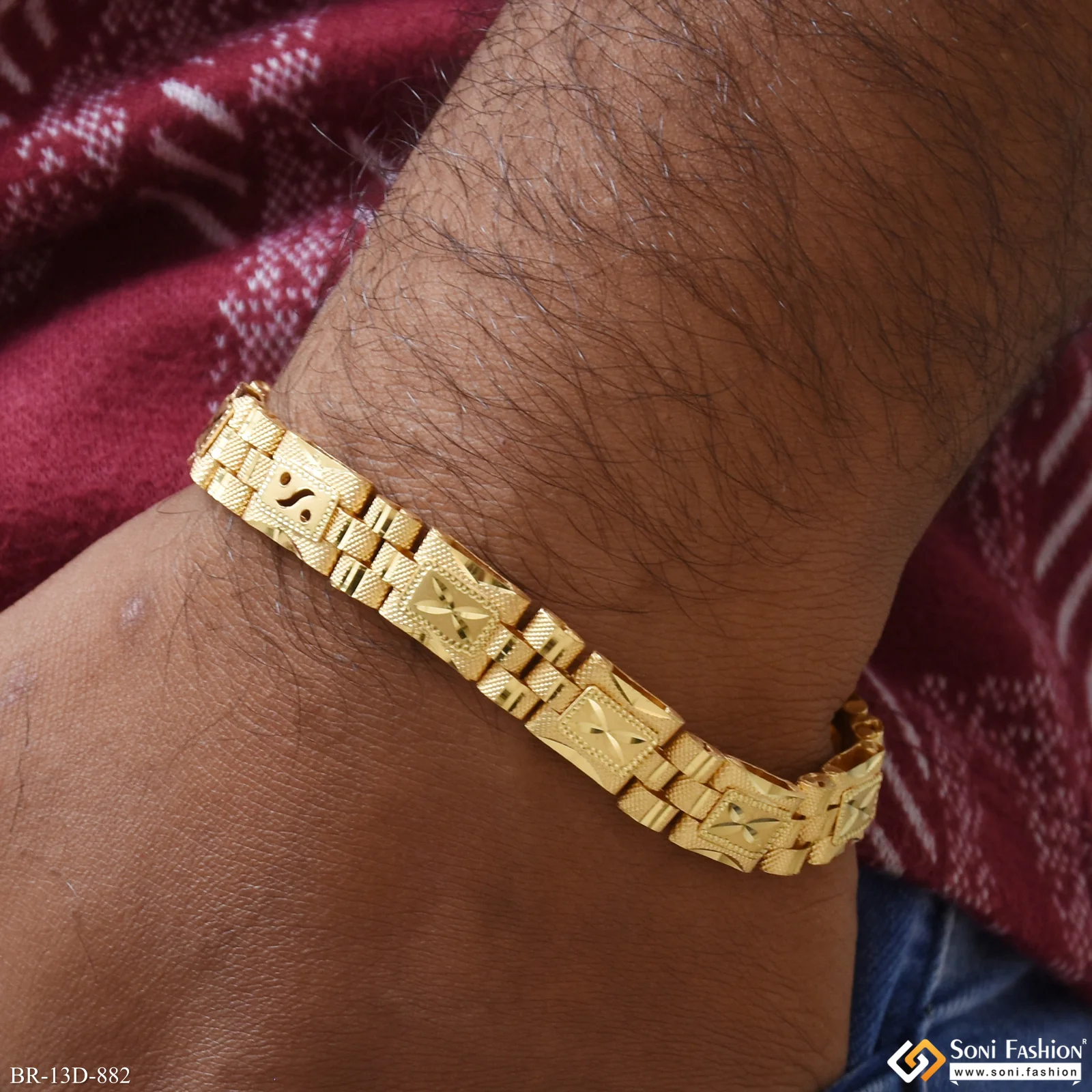 Artisanal Design Gold Plated Box Bracelet for Men - Style D882
