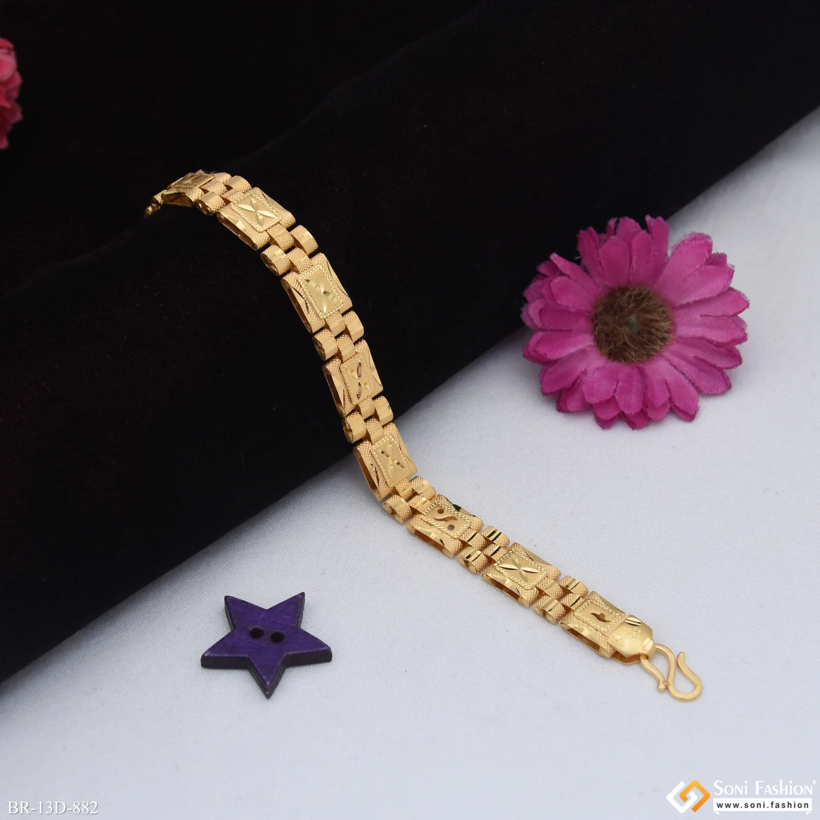Artisanal Design Gold Plated Box Bracelet for Men - Style D882 - Image 4