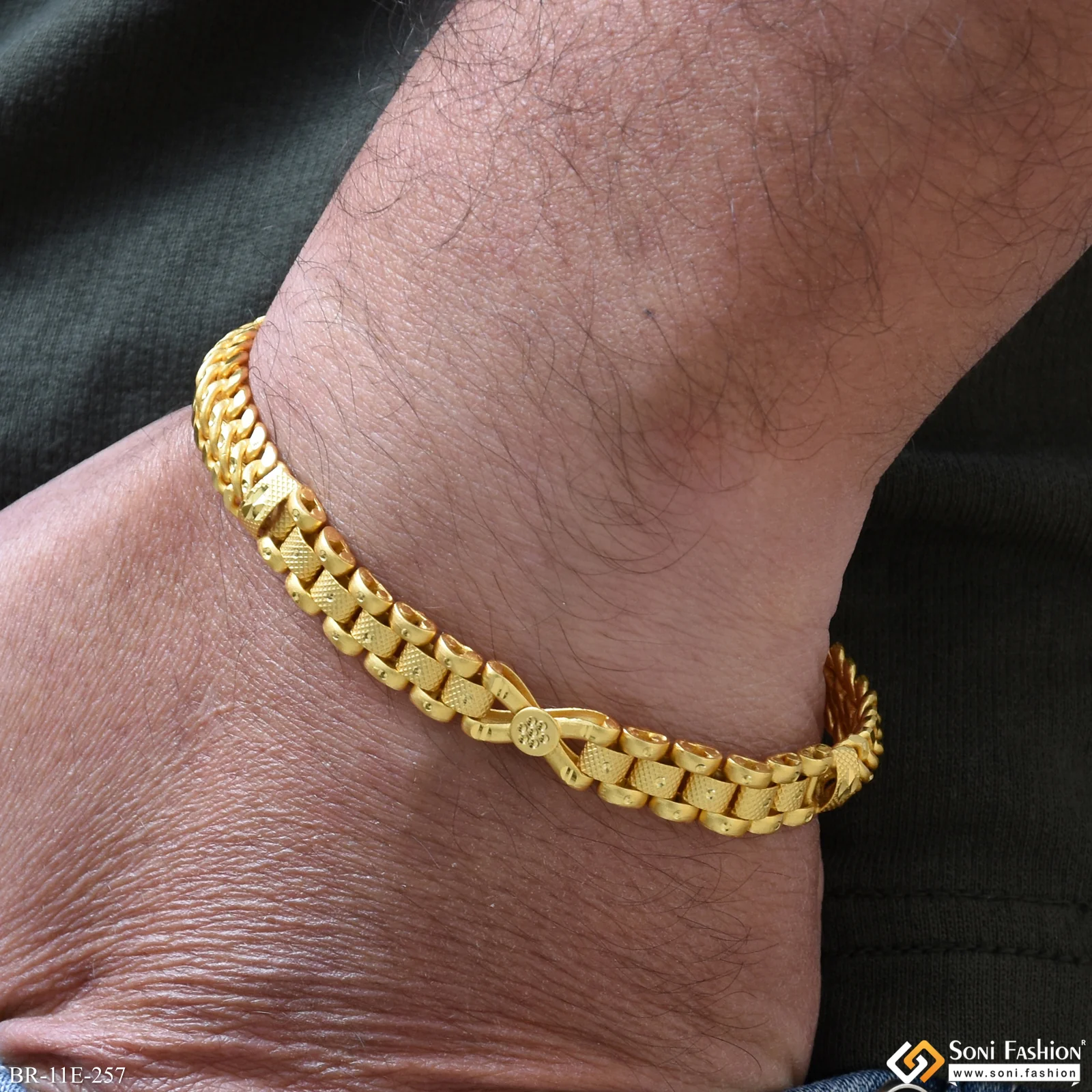 Artisanal Design Gold Plated Box Bracelet for Men - Style E257