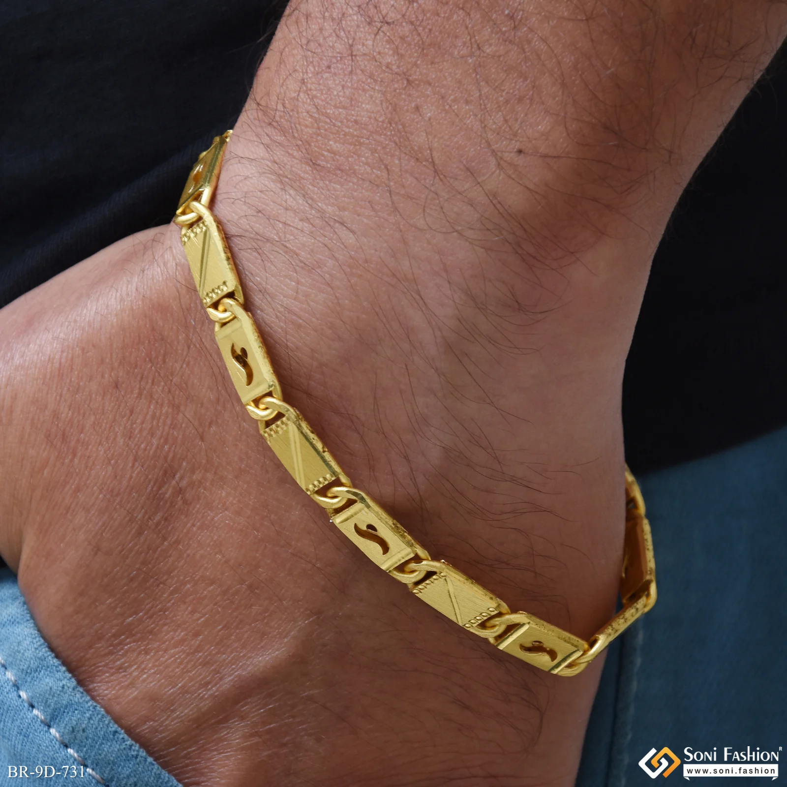 Artisanal Design Gold Plated Nawabi Bracelet for Men - Style D731 - Image 2