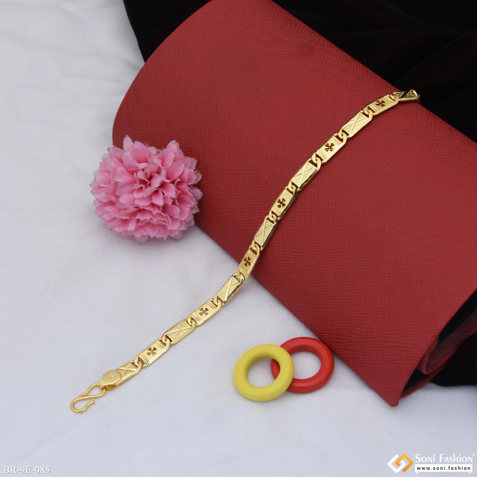 Artisanal Design Gold Plated Nawabi Bracelet for Men - Style E085 - Image 3