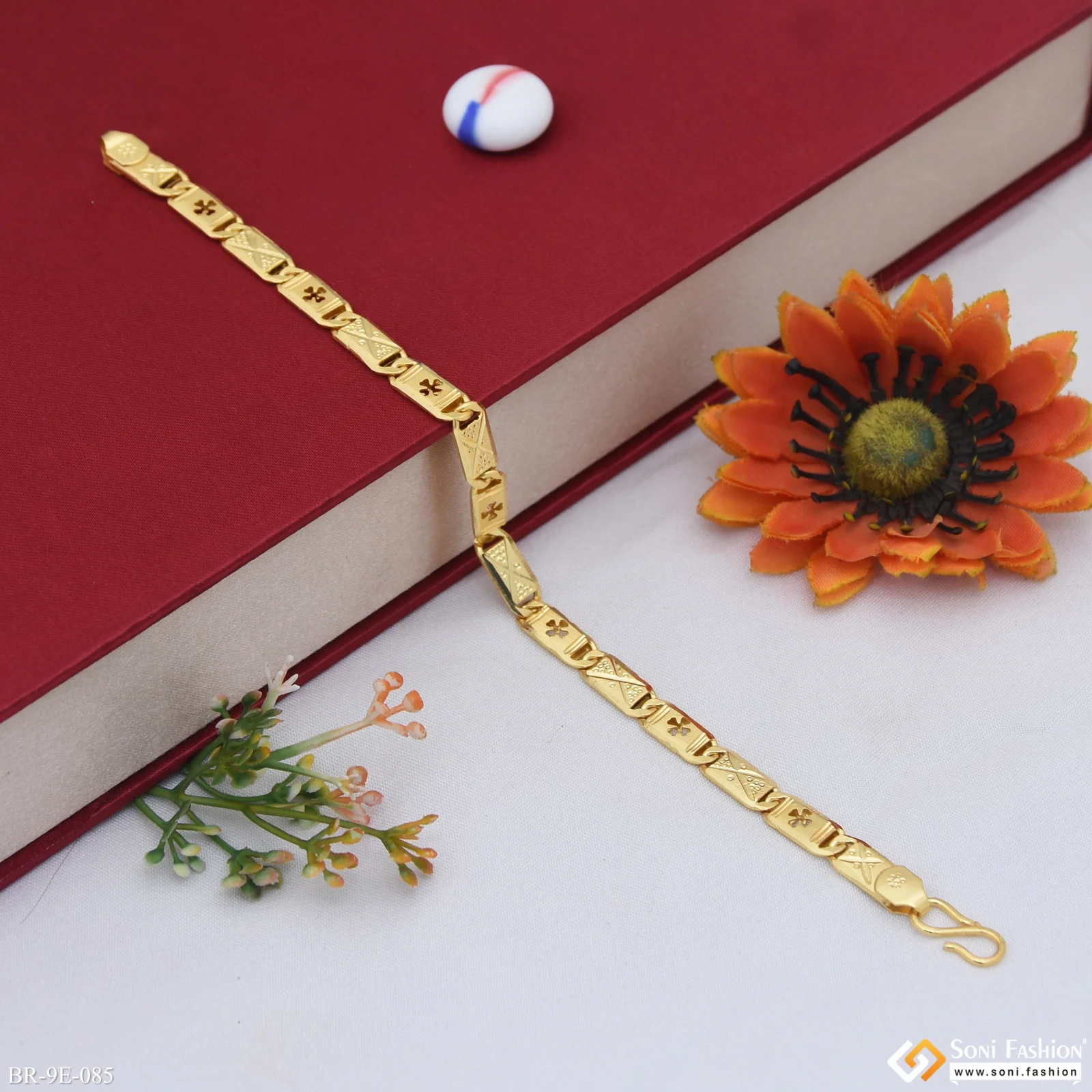 Artisanal Design Gold Plated Nawabi Bracelet for Men - Style E085 - Image 5