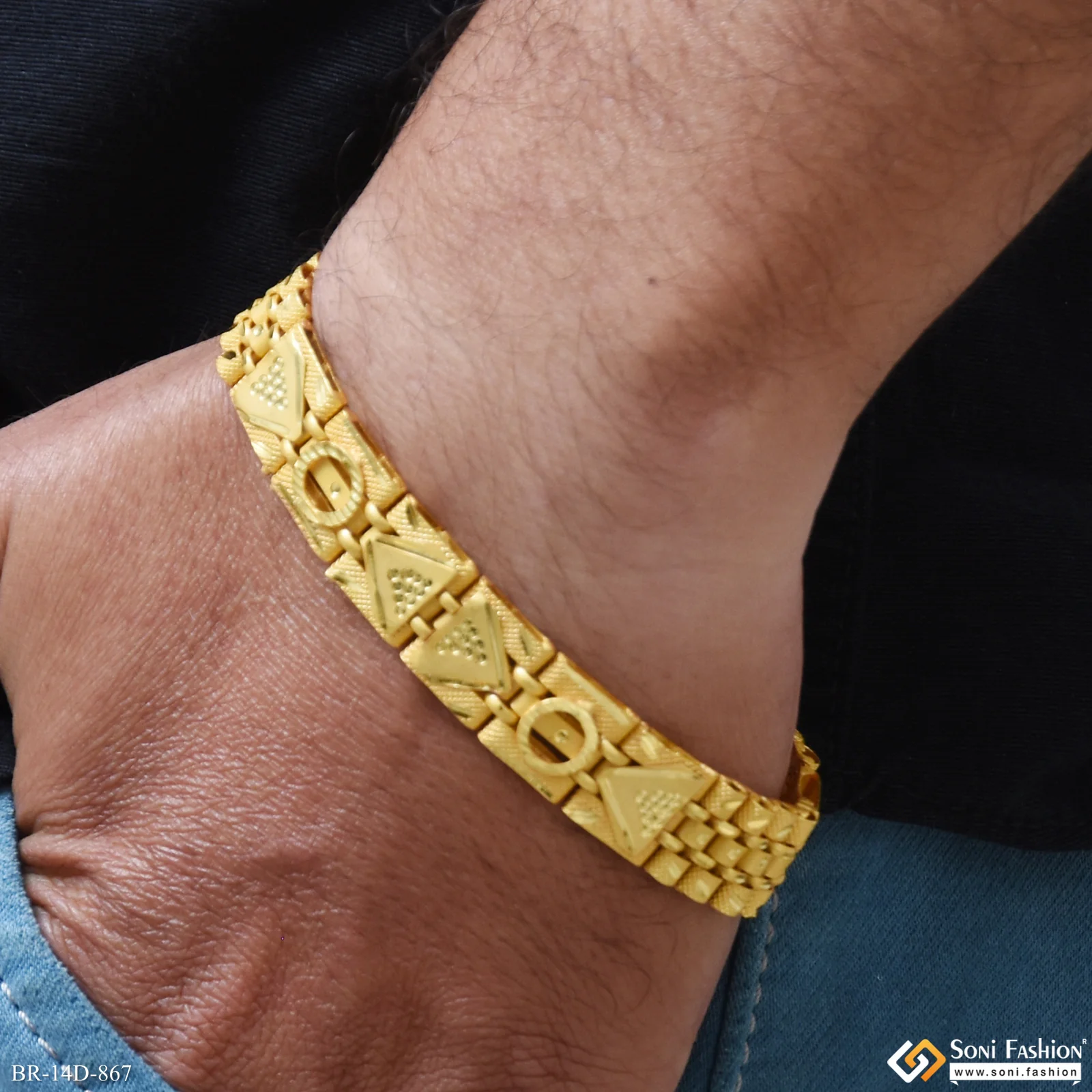 Awesome Design Gold Plated Box Bracelet for Men - Style D867