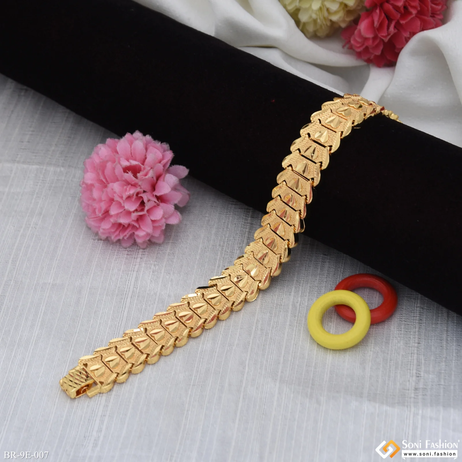 Awesome Design Gold Plated Bracelet for Men - Style E007 - Image 4