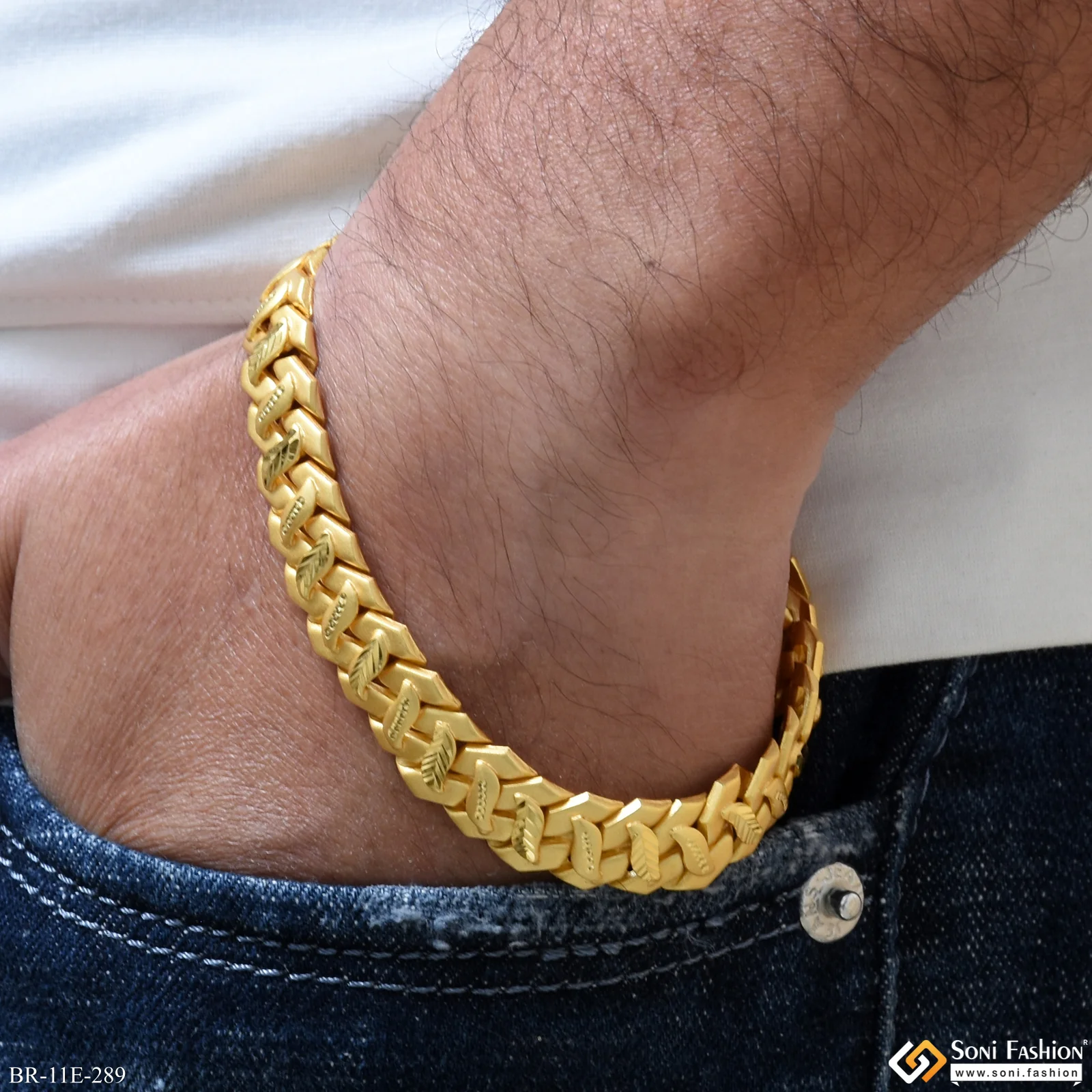 Awesome Design Gold Plated Pokal Bracelet for Men - Style E289