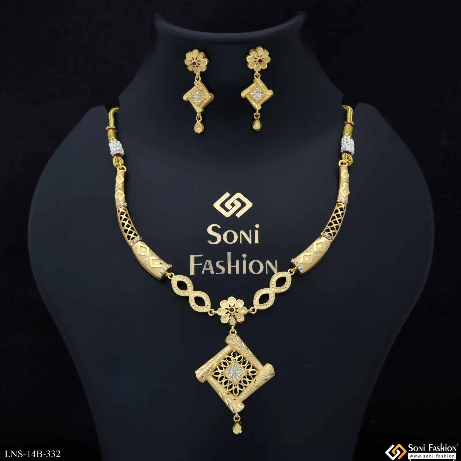 Beautiful Design Gold Plated Necklace Set for Women - Style B332
