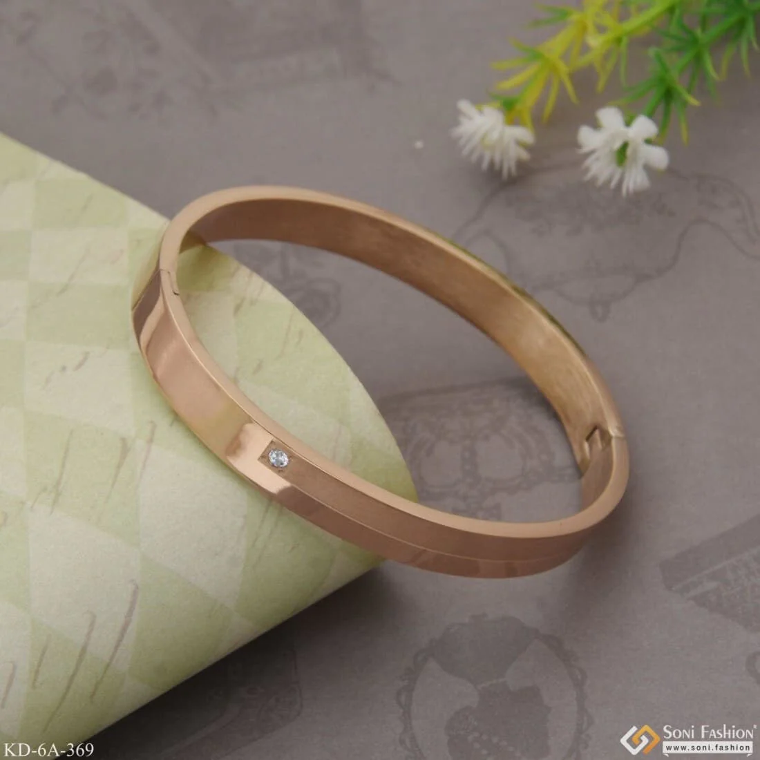 Beautiful Design Premium-Grade Quality Golden Color Kada - Style A369 - Image 3
