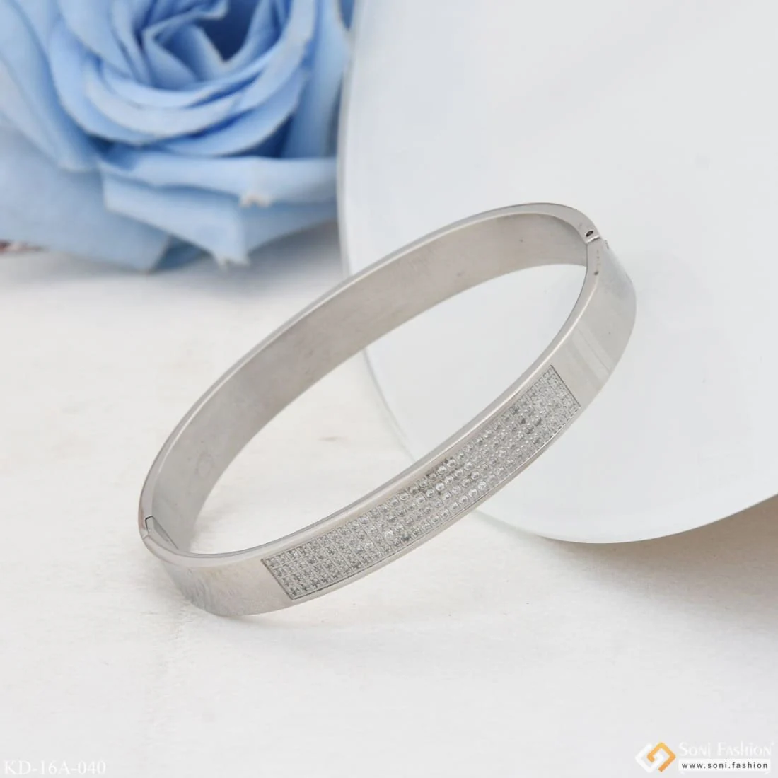 Beautiful Design Premium-Grade Quality Silver Color Kada for Men - Style A040 - Image 4