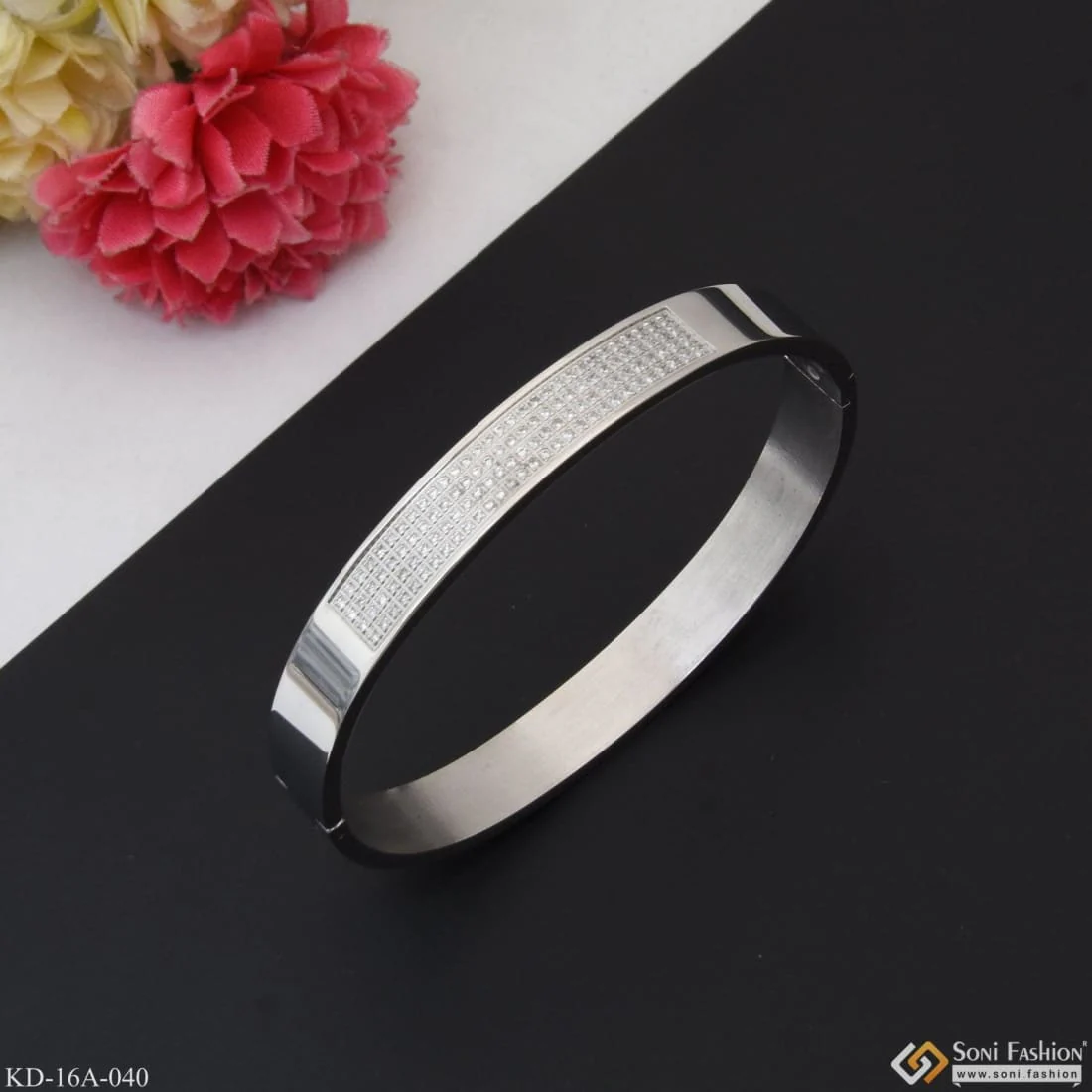 Beautiful Design Premium-Grade Quality Silver Color Kada for Men - Style A040 - Image 5