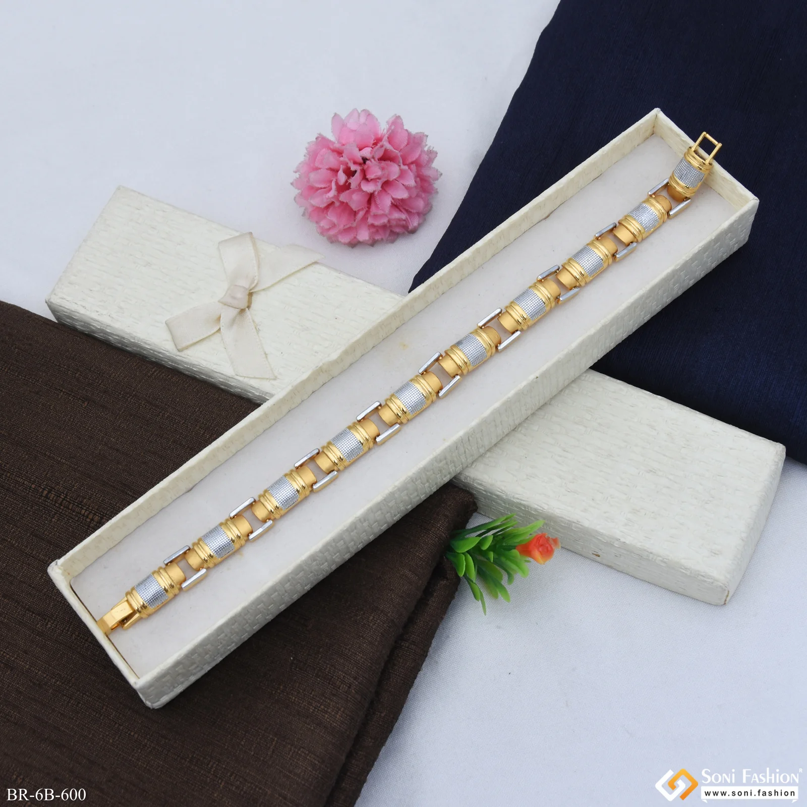 Best Quality Attractive Design Golden & Silver Color Bracelet for Men - Style B600 - Image 2