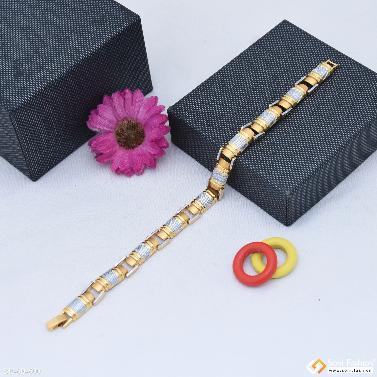 Best Quality Attractive Design Golden & Silver Color Bracelet for Men - Style B600 - Image 3