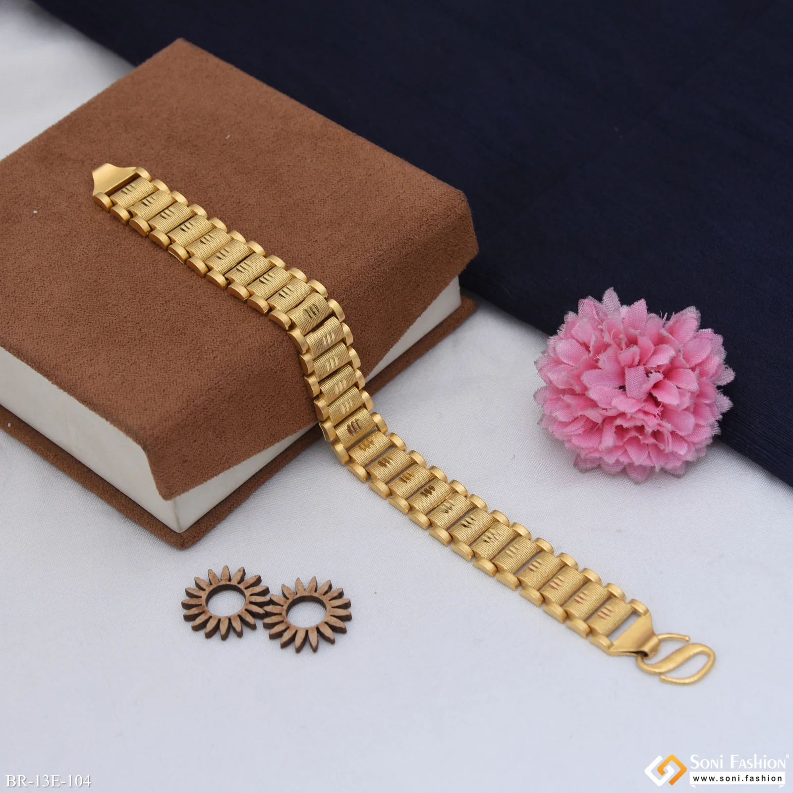Best Quality Durable Design Gold Plated Bracelet for Men - Style E104 - Image 4