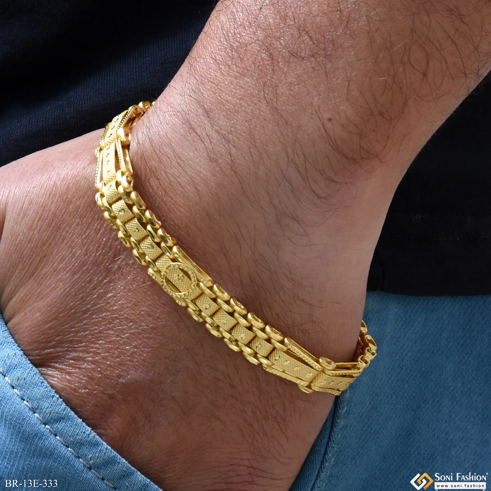 Best Quality Gold Plated Box Bracelet for Men - Style E333