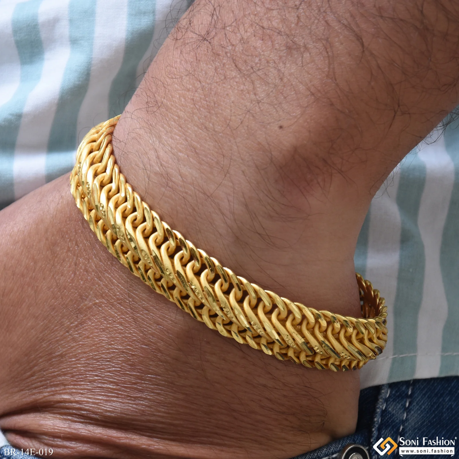 Best Quality Gold Plated Link Bracelet for Men - Style E019