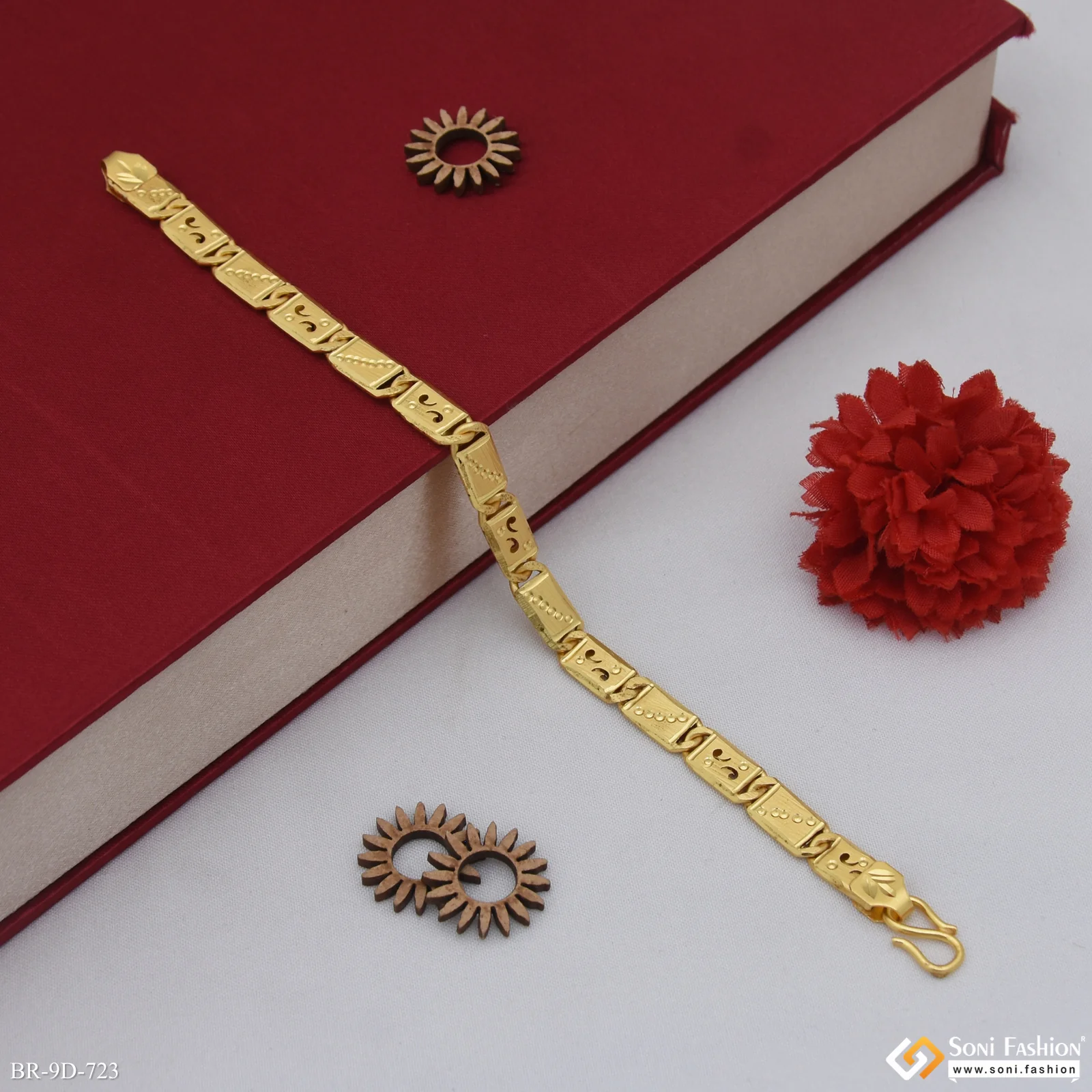 Best Quality Gold Plated Nawabi Bracelet for Men - Style D723 - Image 5