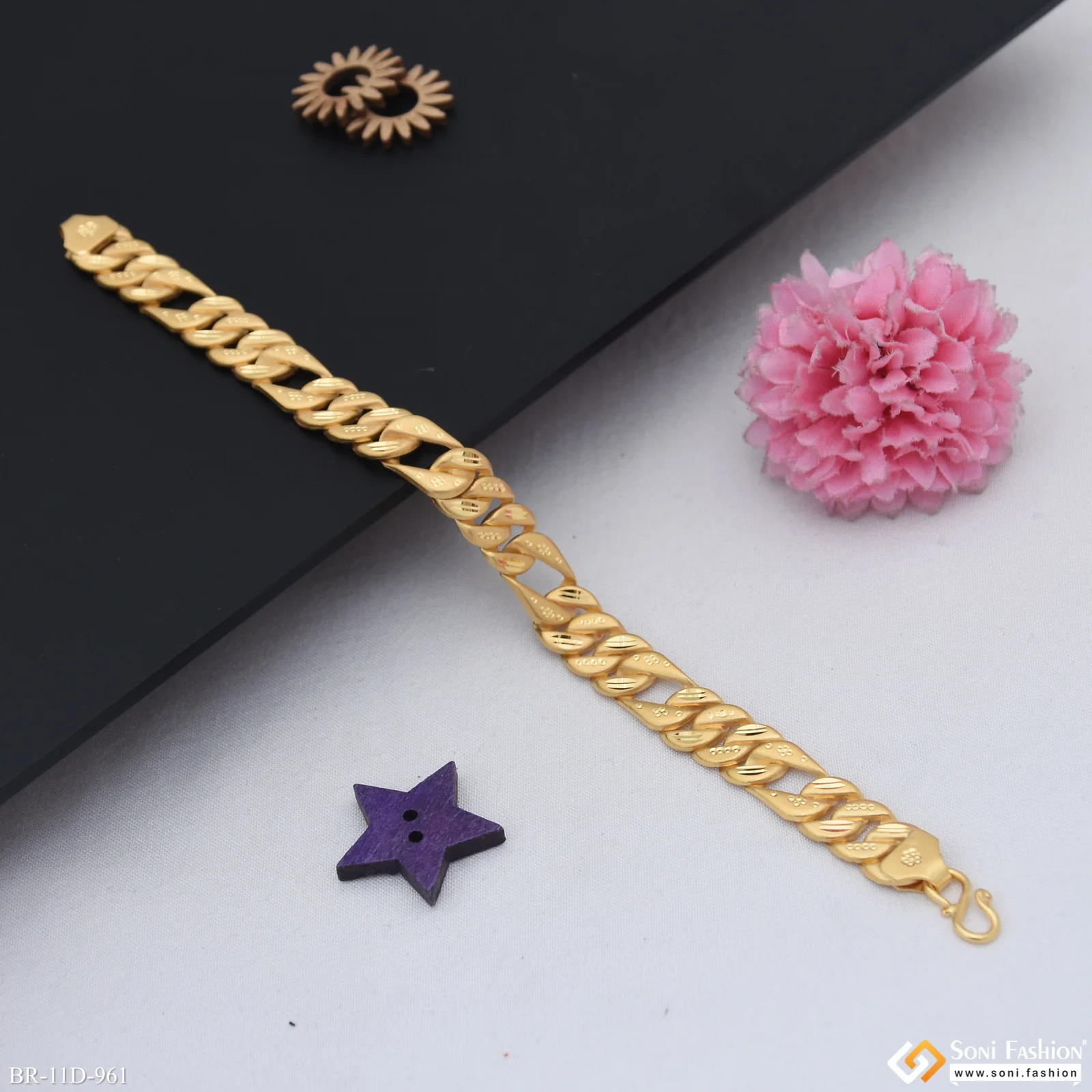 Best Quality Gold Plated Pokal Bracelet for Men - Style D961 - Image 4