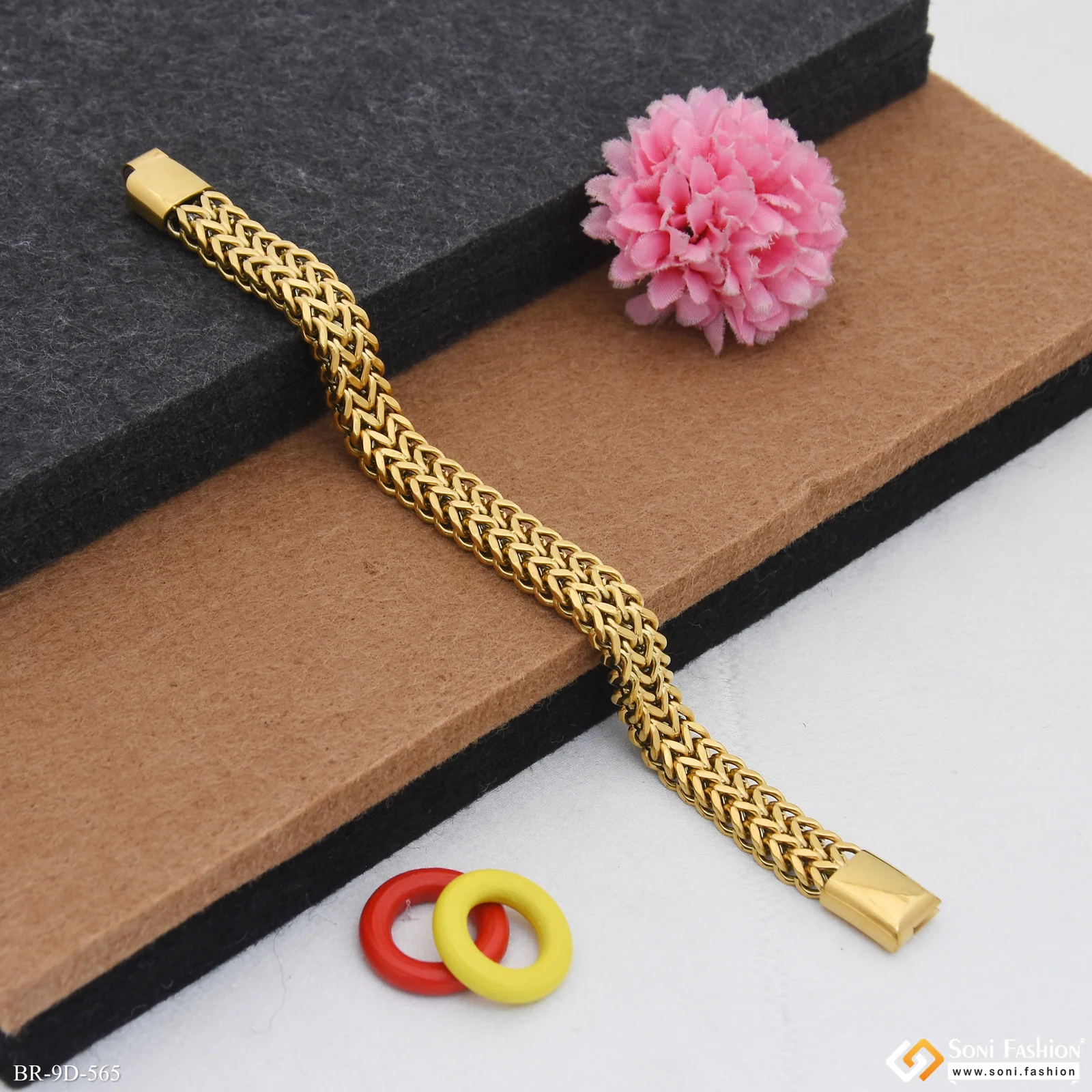 Best Quality Golden Color Stainless Steel Bracelet for Men - Style D565 - Image 3