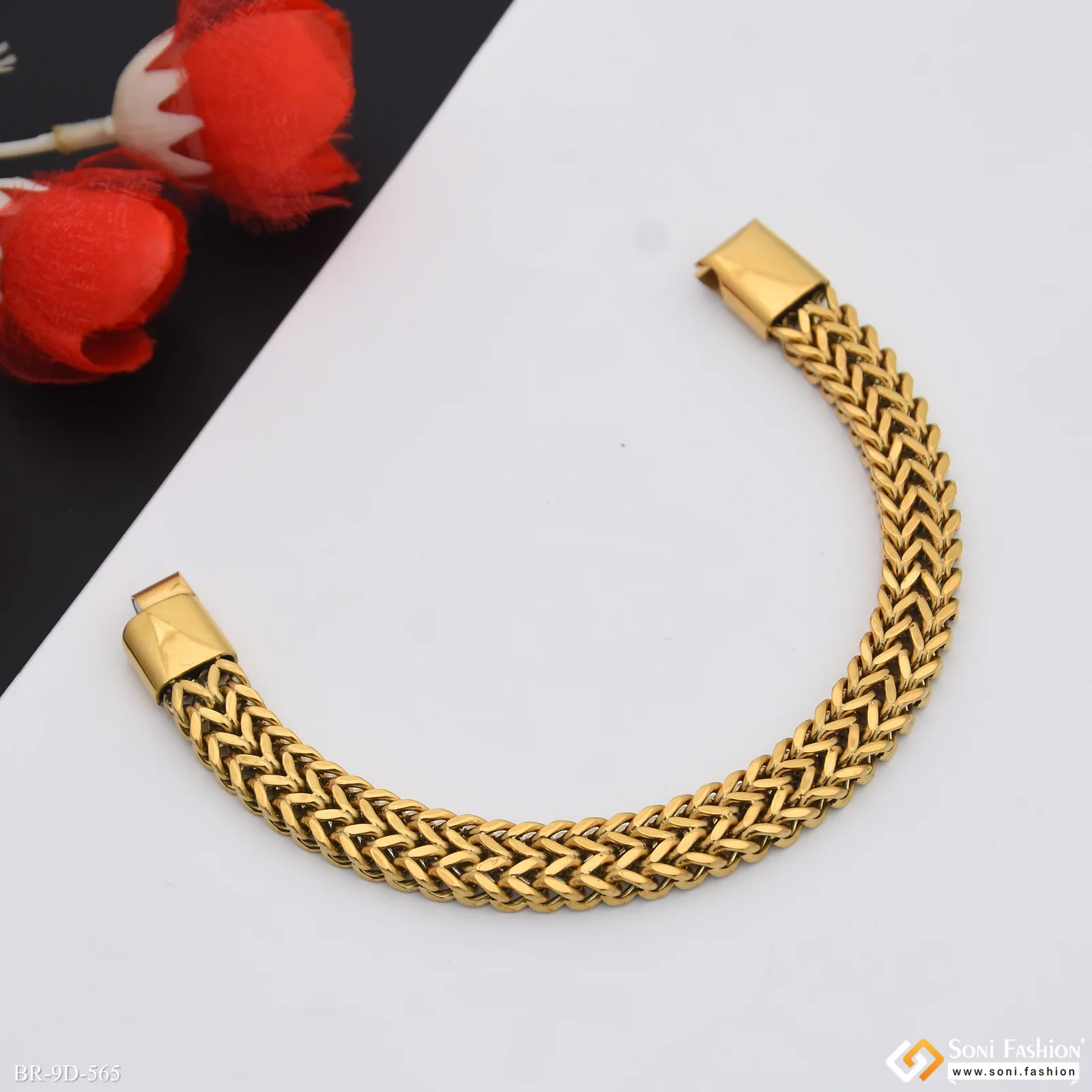 Best Quality Golden Color Stainless Steel Bracelet for Men - Style D565 - Image 5