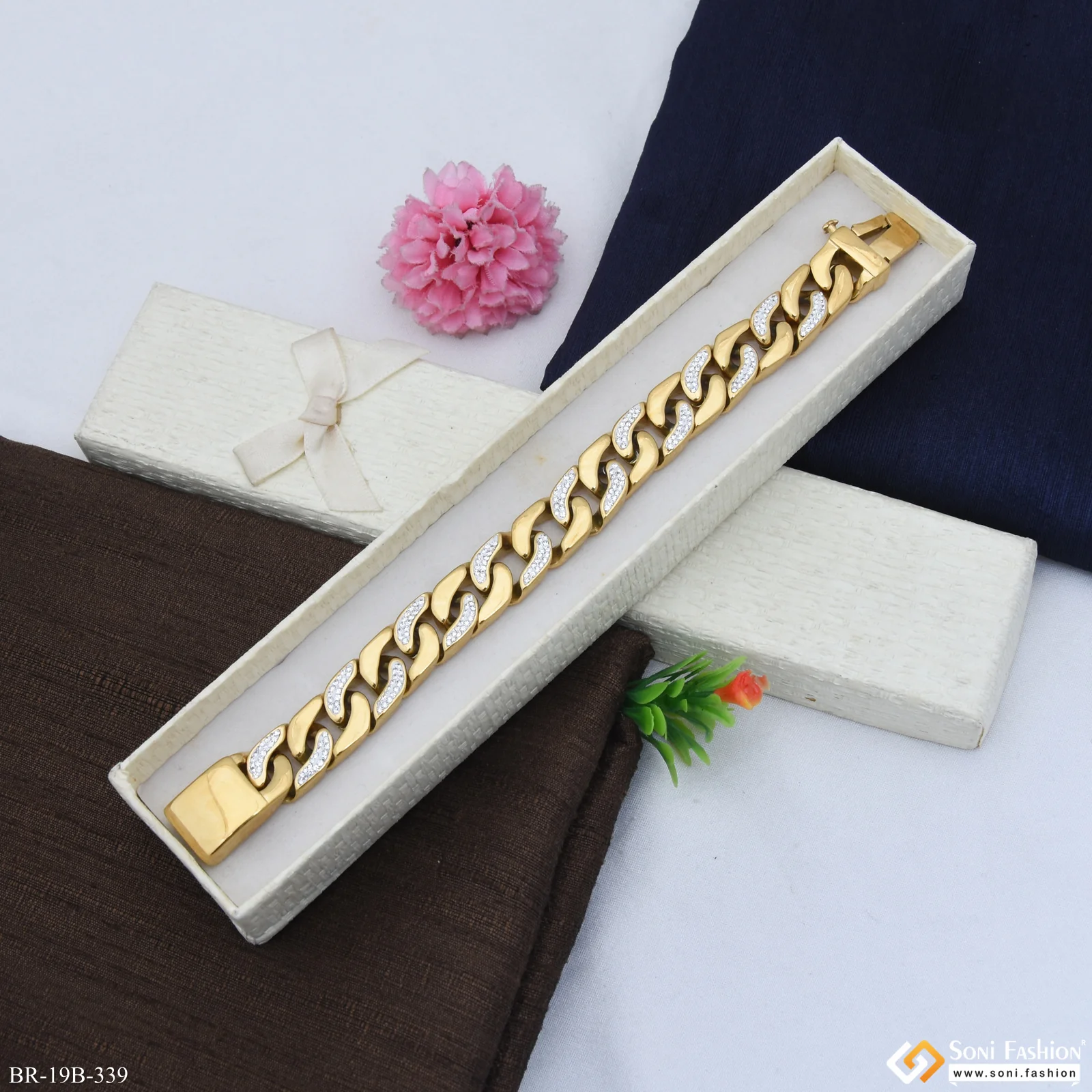 Best Quality With Diamond Golden Color Stainless Steel Bracelet - Style B339 - Image 2