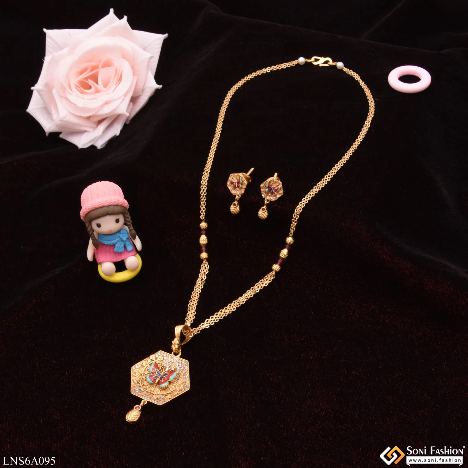 Butterfly With Diamond Designer Golden Color Necklace Set For Lady - Style Lnsa095 - Image 5