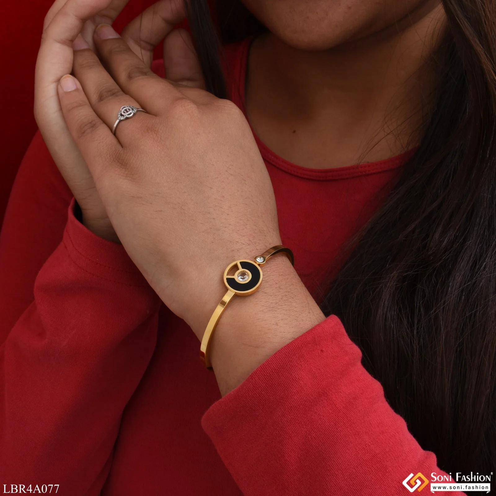 Charming Design With Diamond Golden Color Bracelet For Lady & Girl - Style Lbra077 - Image 3