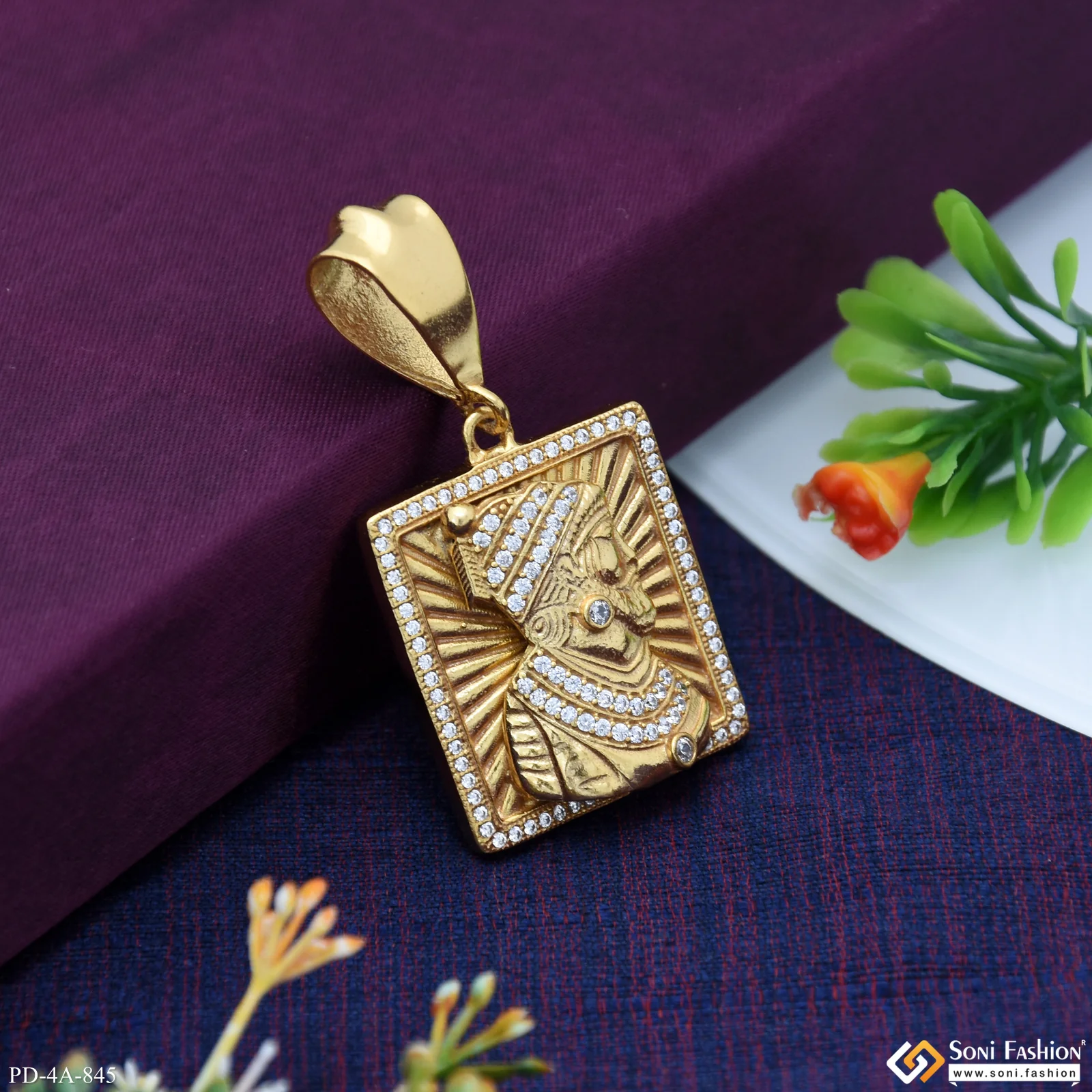 Chhatrapatti Shivaji Maharaj With Diamond Gold Plated Pendant - Style A845 - Image 3