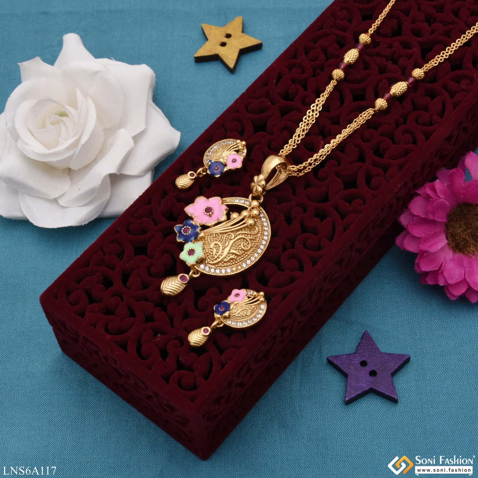 Cool Design Flower with Diamond Golden Color Necklace Set for Women - Style LNSA117 - Image 3