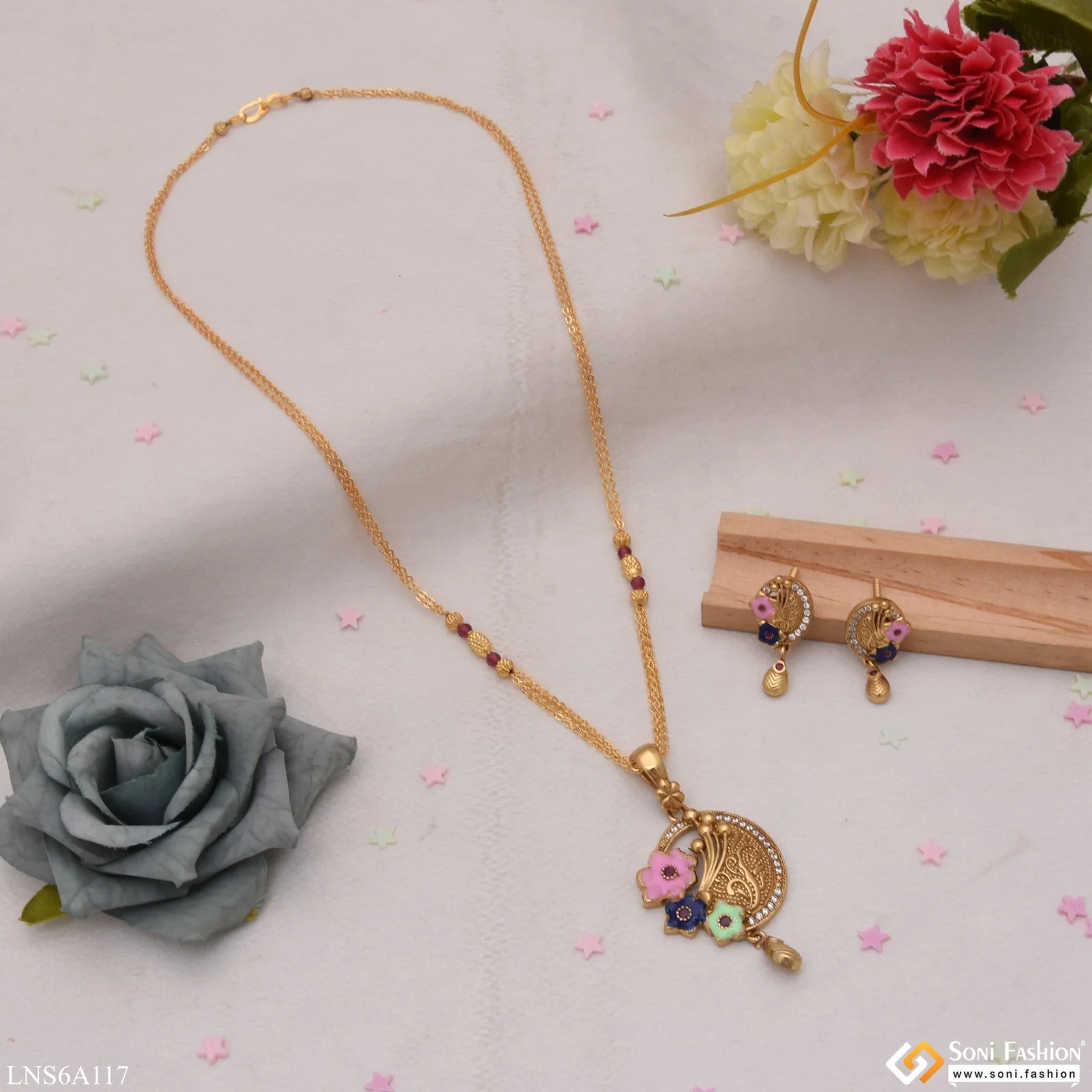 Cool Design Flower with Diamond Golden Color Necklace Set for Women - Style LNSA117 - Image 5