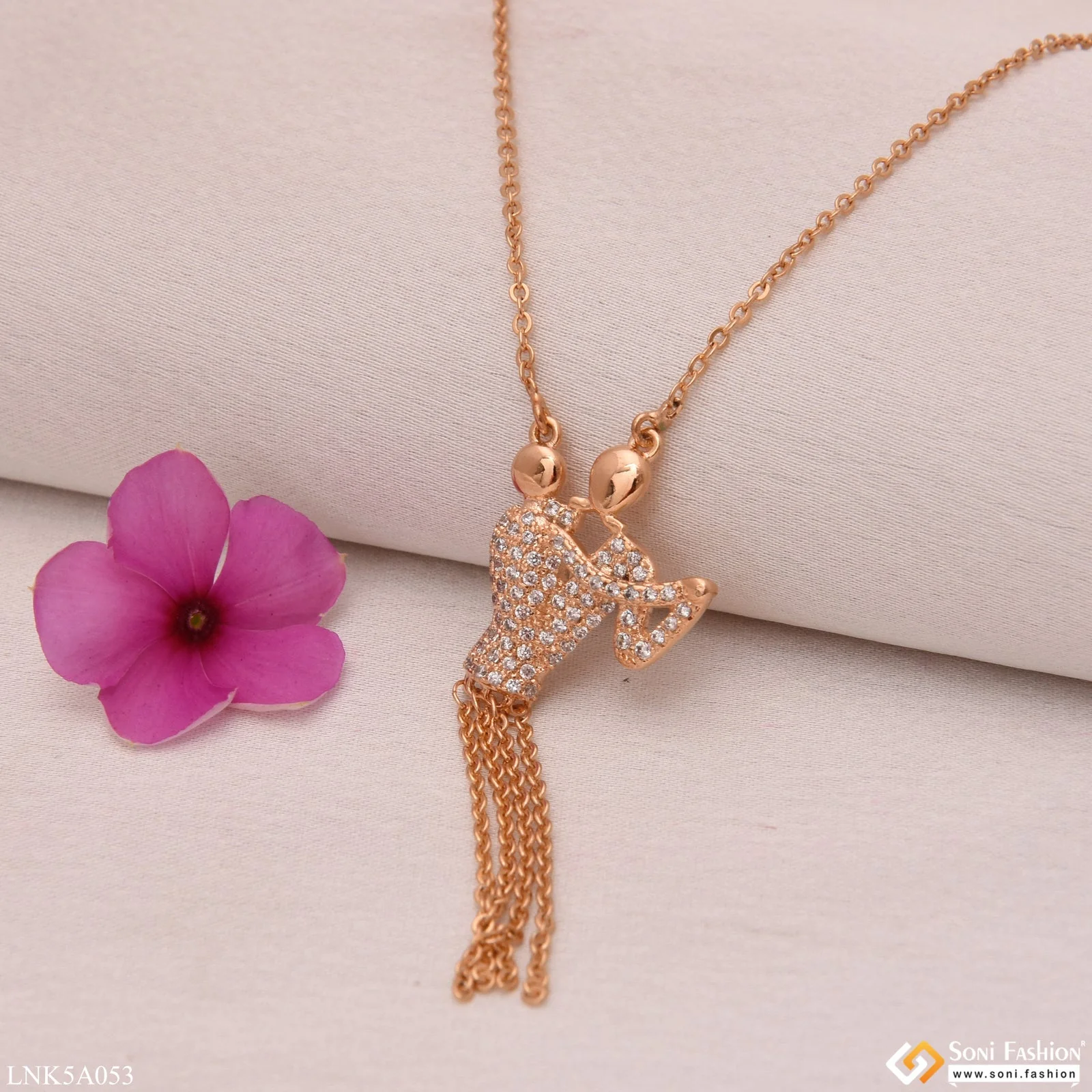 Couple Pose with Diamond Fashionable Golden Color Necklace for Women - Style LNKA053 - Image 3