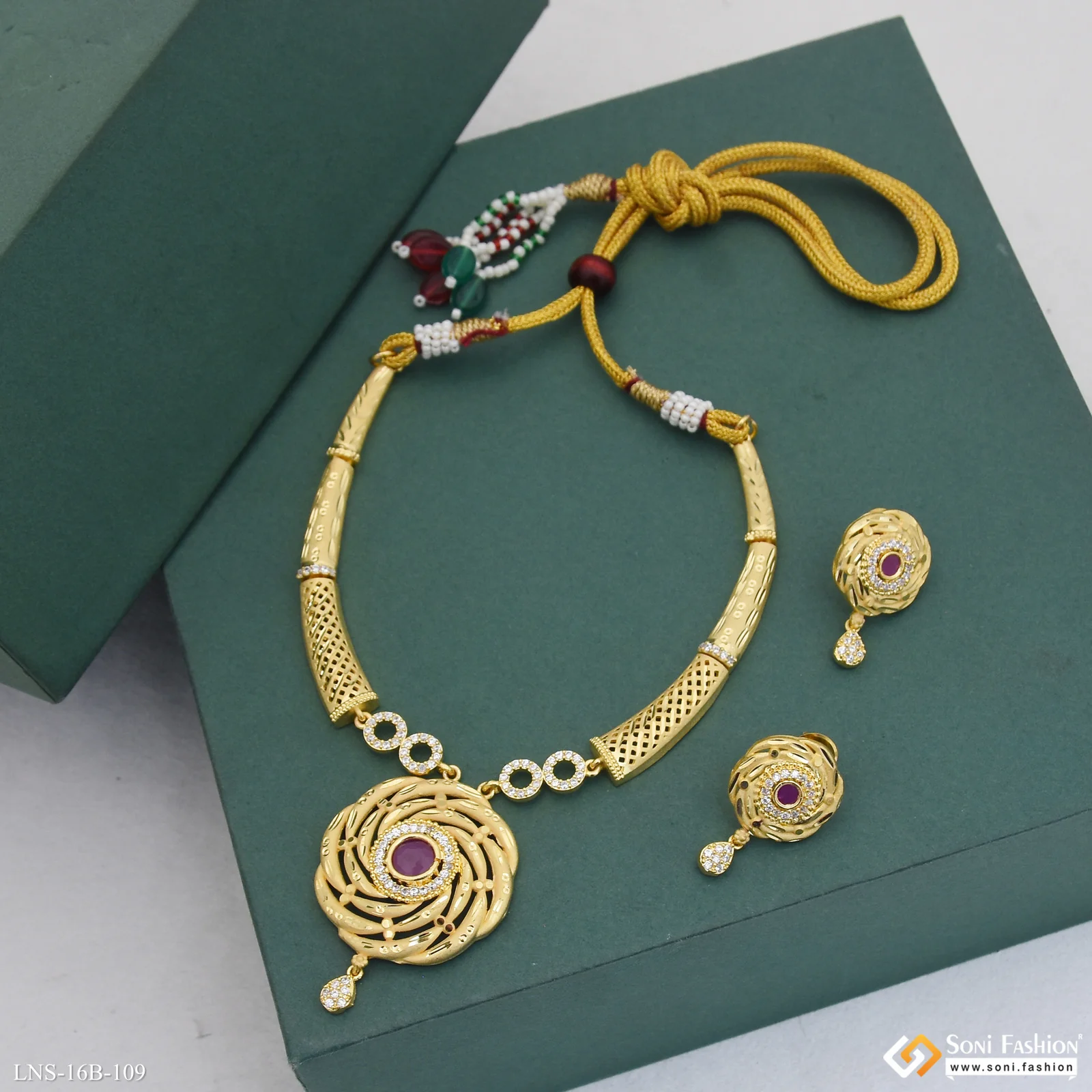 Dazzling Design Gold Plated Necklace Set for Women - Style B109 - Image 4