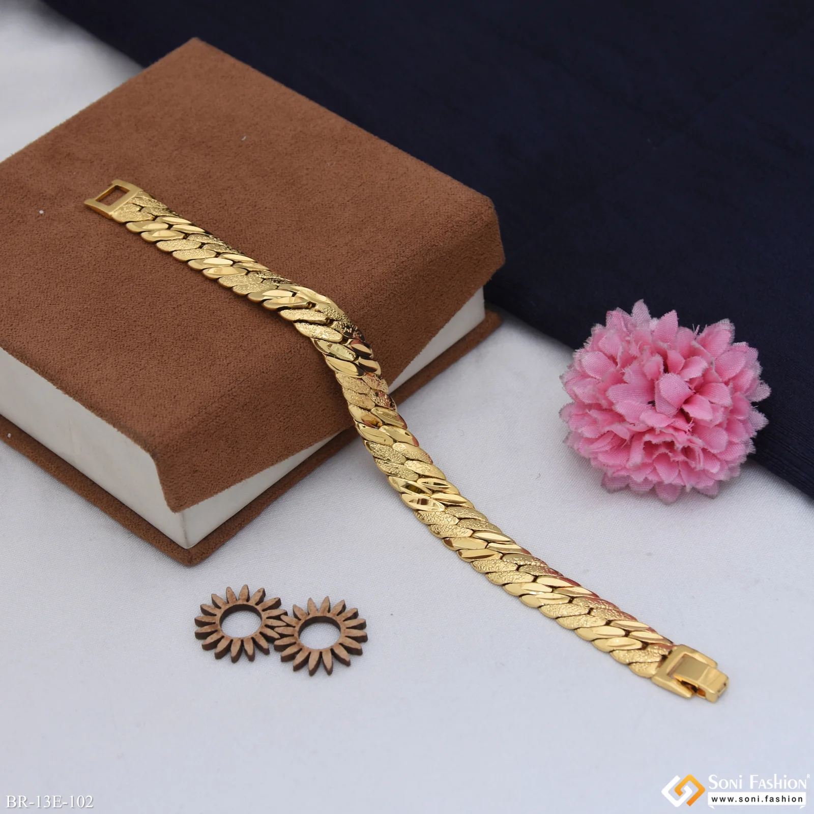 Delicate Design Gold Plated Bracelet for Men - Style E102 - Image 3